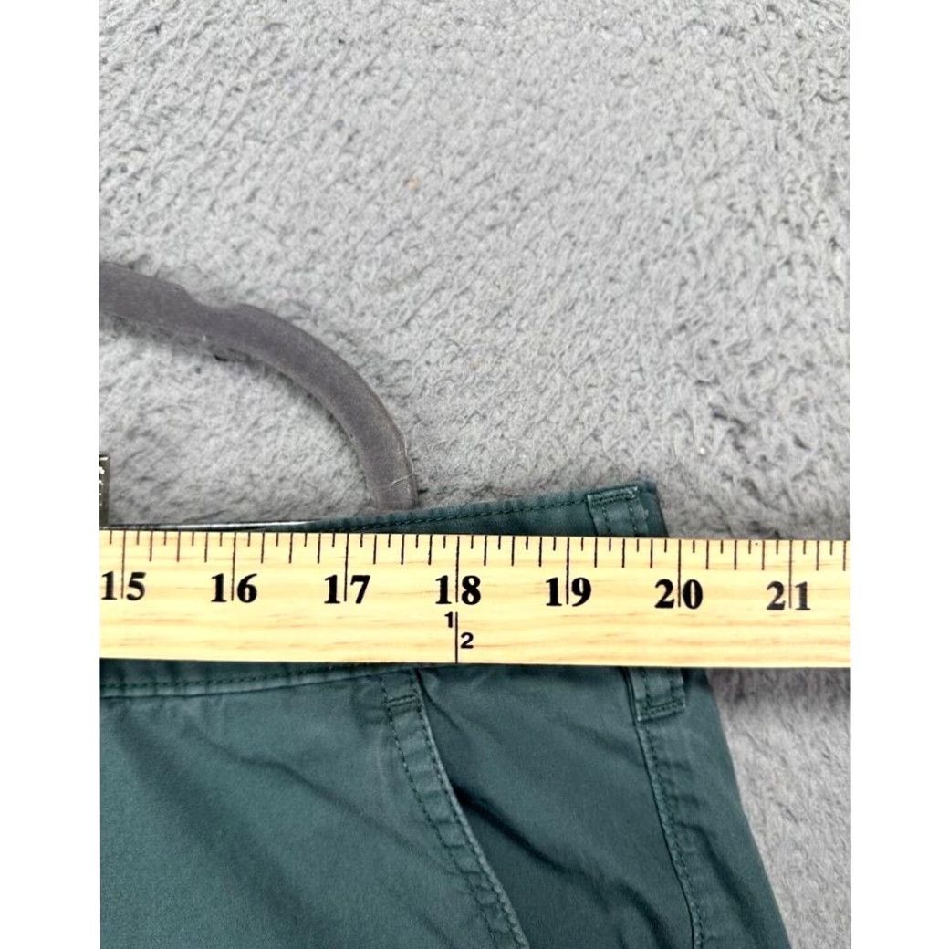 Eddie Bauer Eddie Bauer Shorts Mens 40 Green Khakis Chino Casual Outdoor Flat Front Pockets Clothing Mens 40 Green Khaki Shorts Size US 40 / EU 56 - 6 Thumbnail