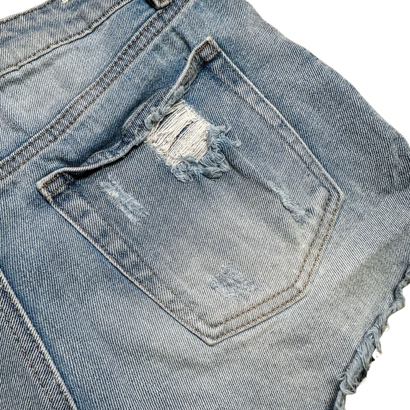 Almost Famous Almost Famous Distressed Cutoff Denim Shorts 9 Light Wash Size 28" / US 6 / IT 42 - 10 Thumbnail