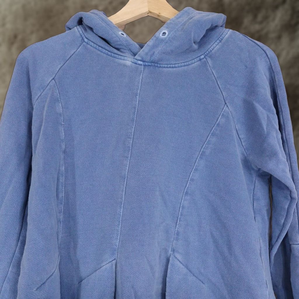 Vintage Pilcro by Anthropologie Hoodie Womens M Blue Pullover Terry Hooded Pleated Size M / US 6-8 / IT 42-44 - 1 Thumbnail