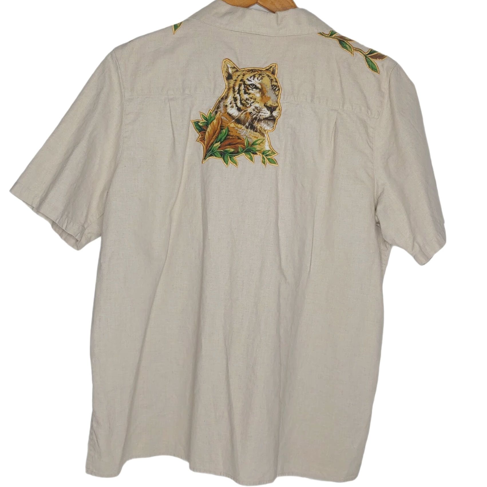 Quacker Factory The Quacker Factory Blouse L Linen Zebra Safari Animal Giraffe Zebra Lion Rhinestones Applique Casual Women Short Sleeve Collared Button Size L / US 10 / IT 46 - 4 Thumbnail
