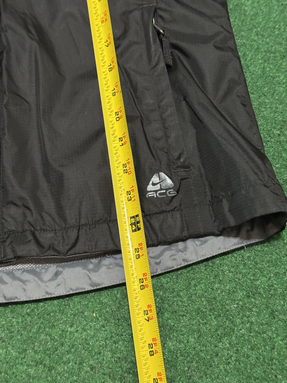 Nike ACG Nike ACG Vintage Y2K Black Full Zip Windbreaker Jacket Size US M / EU 48-50 / 2 - 8 Thumbnail