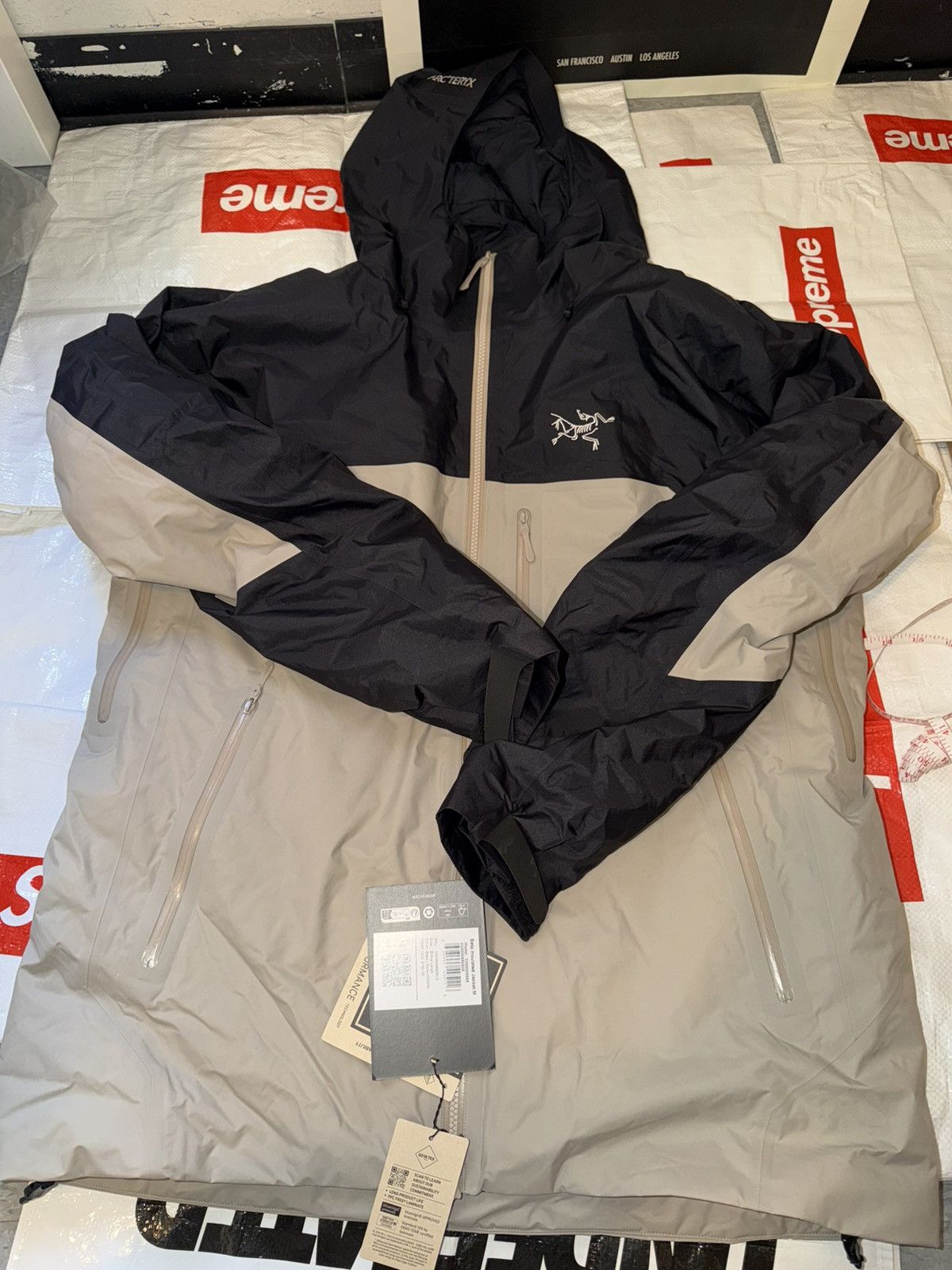Arc'teryx Arc’teryx Beta Insulated Jacket Black Rune Size US XL / EU 56 / 4 - 6 Thumbnail