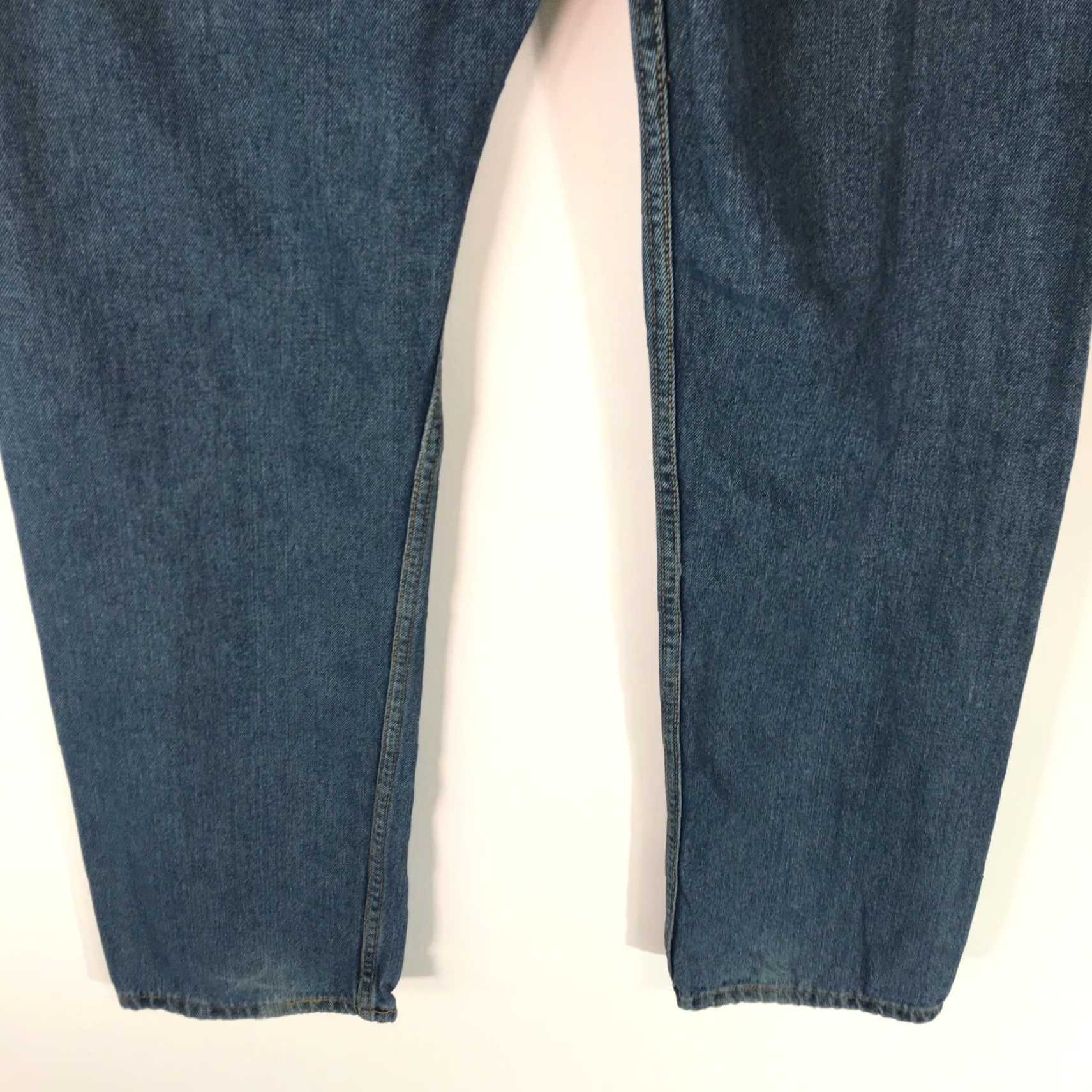 CO Signature Levi's Jeans Mens Regular Straight Blue Denim 34X34 Belt Loops 5-Pocket 100% Cotton Medium Wash Casual Wear Size US 34 / EU 50 - 4 Thumbnail