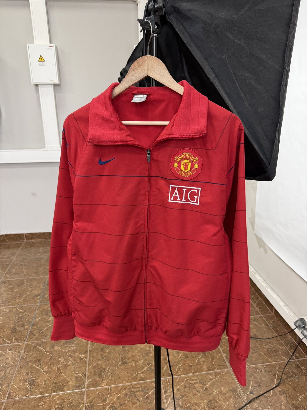 Nike 🏴󠁧󠁢󠁥󠁮󠁧󠁿 2008 Nike Manchester United Track Jacket AIG Training Rare Size US L / EU 52-54 / 3 - 1 Thumbnail