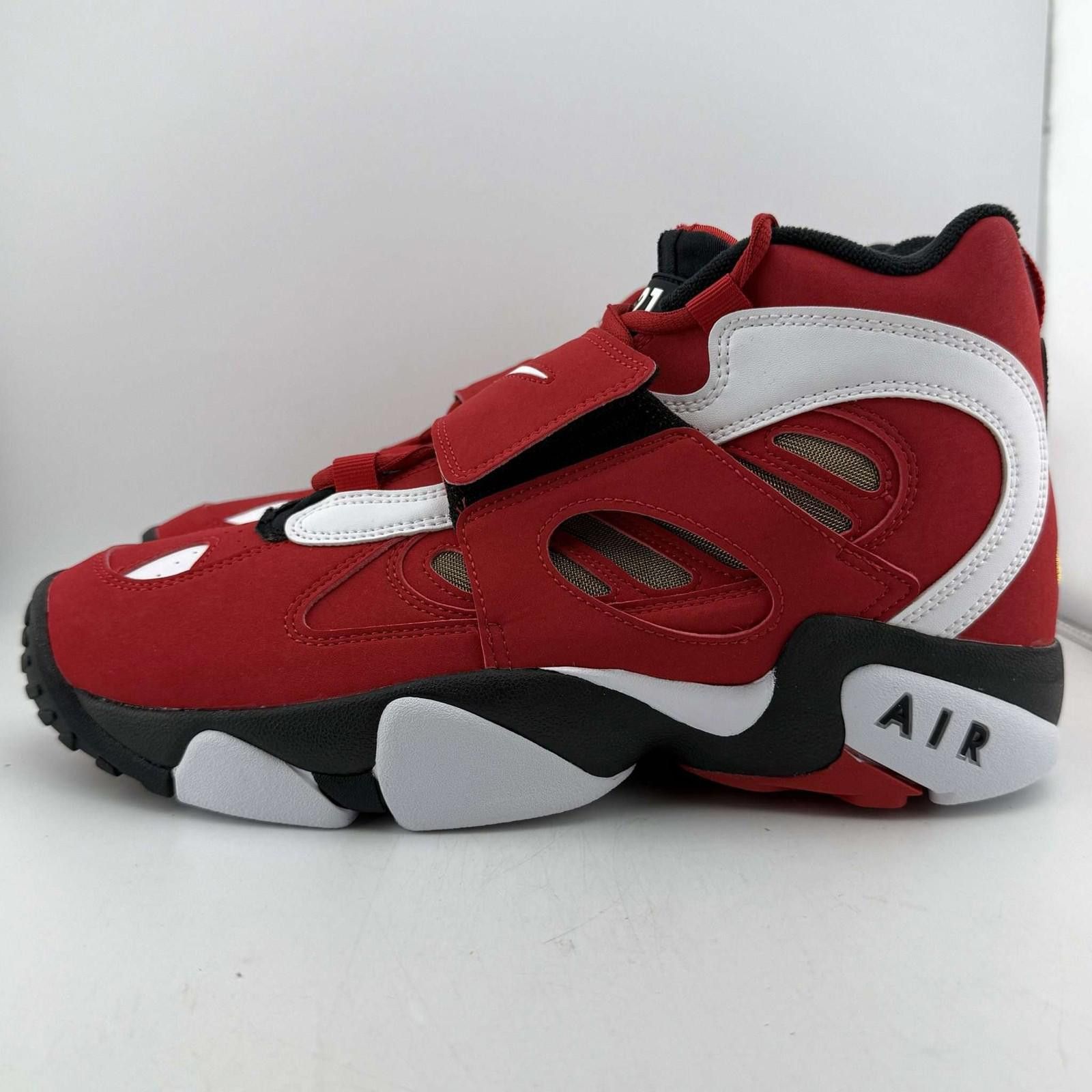 Nike Nike Air Diamond Turf 2 Red Gold US 10 New with Box HQ2631 Size US 10 / EU 43 - 2 Thumbnail