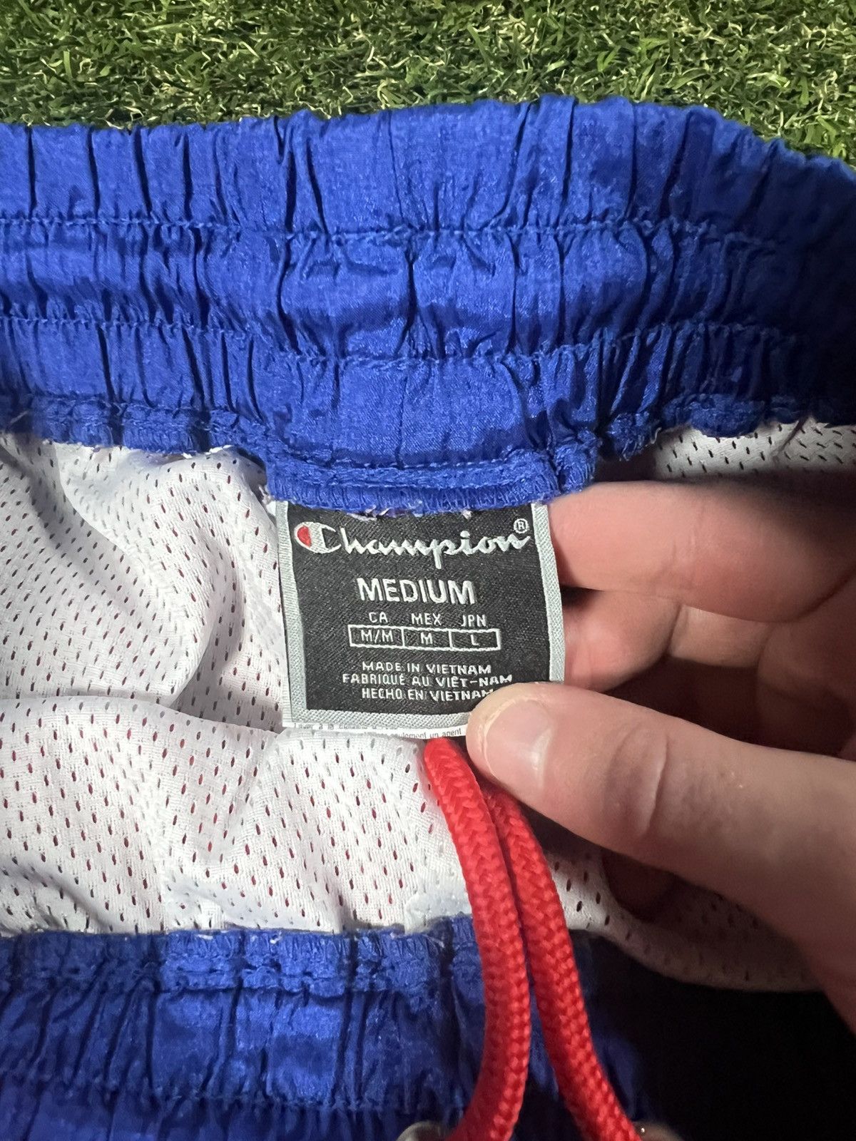 Champion Vintage Y2k Champion Red Blue Throwback Spell out Shorts Size US 30 / EU 46 - 3 Thumbnail