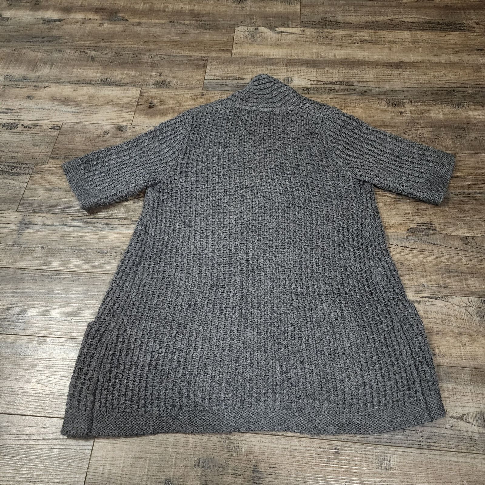 Banana Republic Banana Republic Gray short sleeve cardigan women's SZ M 2201 Size M / US 6-8 / IT 42-44 - 5 Thumbnail