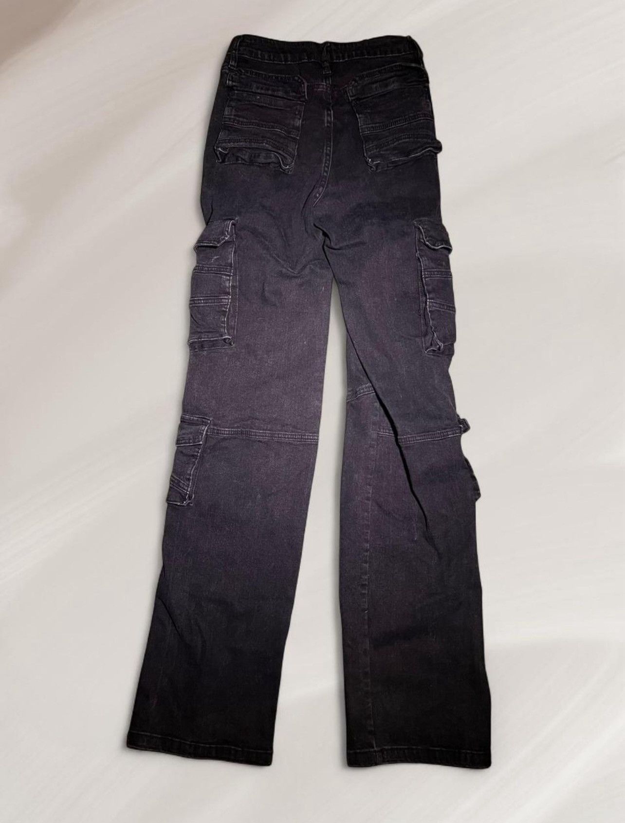 Fashion Nova Fashion Nova black cargo pants with multiple utility pockets Size 26" / US 2 / IT 38 - 8 Thumbnail