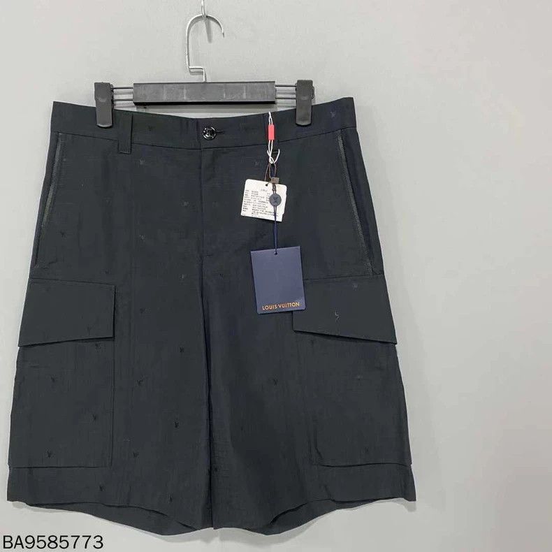 Louis Vuitton Louis Vuitton size US 46 Zip cargo shorts Size US 30 / EU 46 - 3 Thumbnail