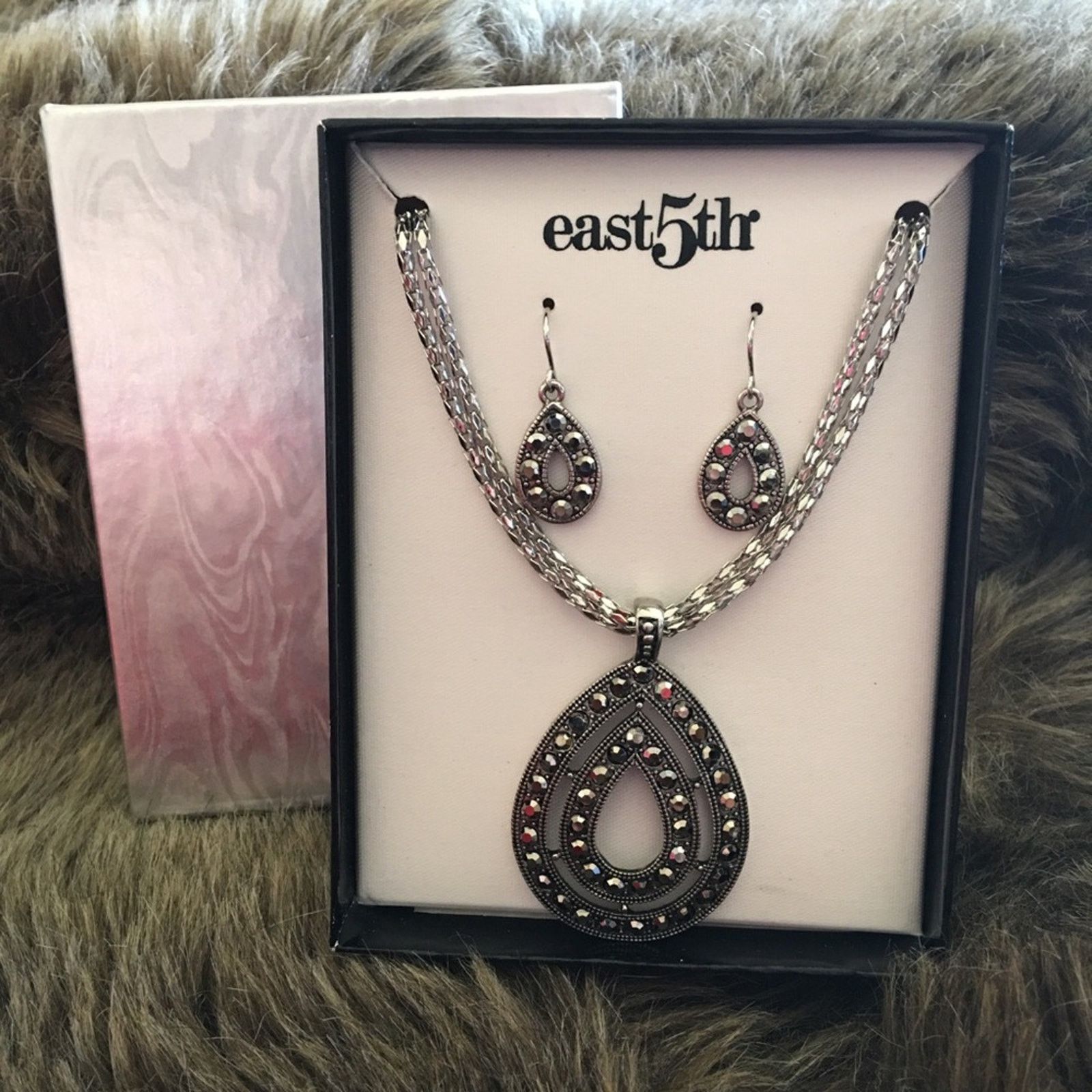Jewelry East 5th silver with chrome gem jewelry boxed set Size ONE SIZE - 1 Thumbnail