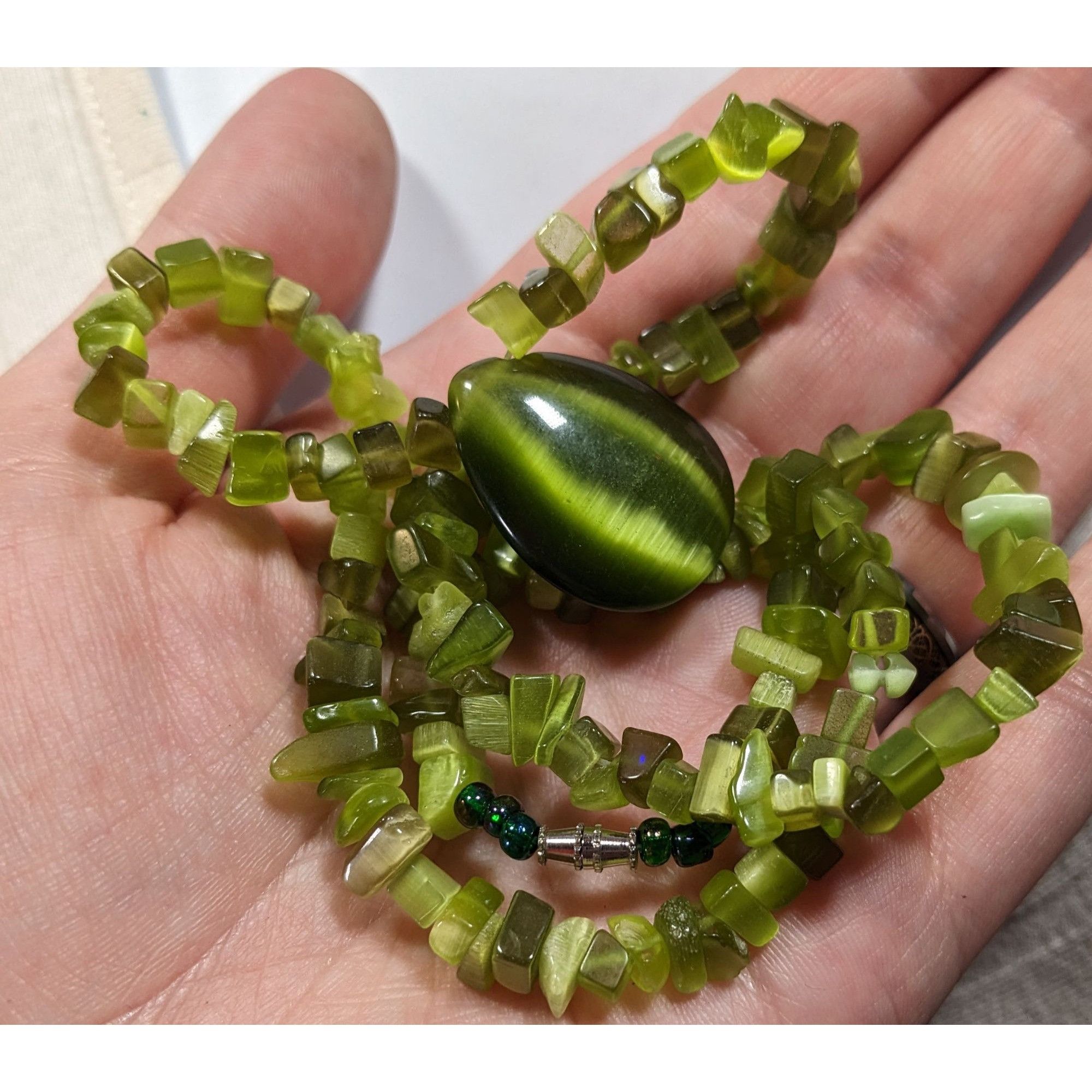 Other Whimsical Fairycore Green Cat Eye Glass Beaded Teardrop Neck Size ONE SIZE - 3 Thumbnail