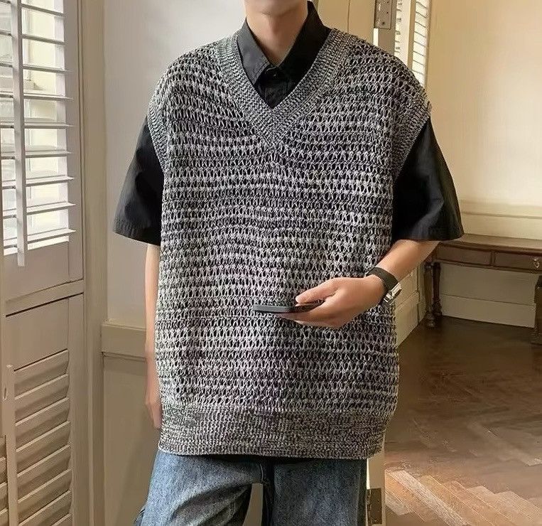 Other × Vintage Knitted Casual Gradient V-neck Loose Sleeveless Sweater Size US S / EU 44-46 / 1 - 4 Thumbnail