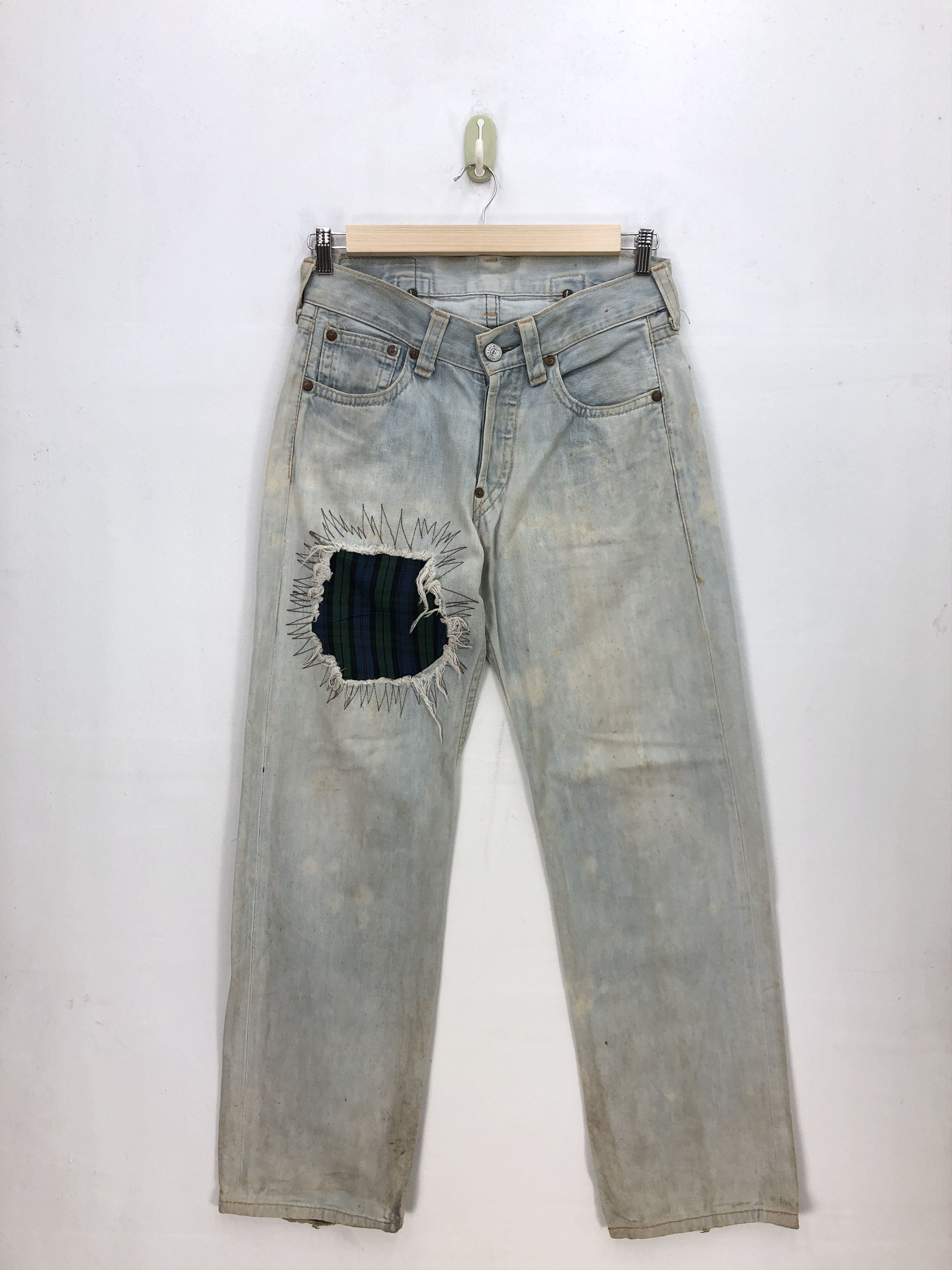 Levi's 90s Levis 902 Distressed Jeans Light Wash Buckle Back Denim Size US 32 / EU 48 - 1 Thumbnail