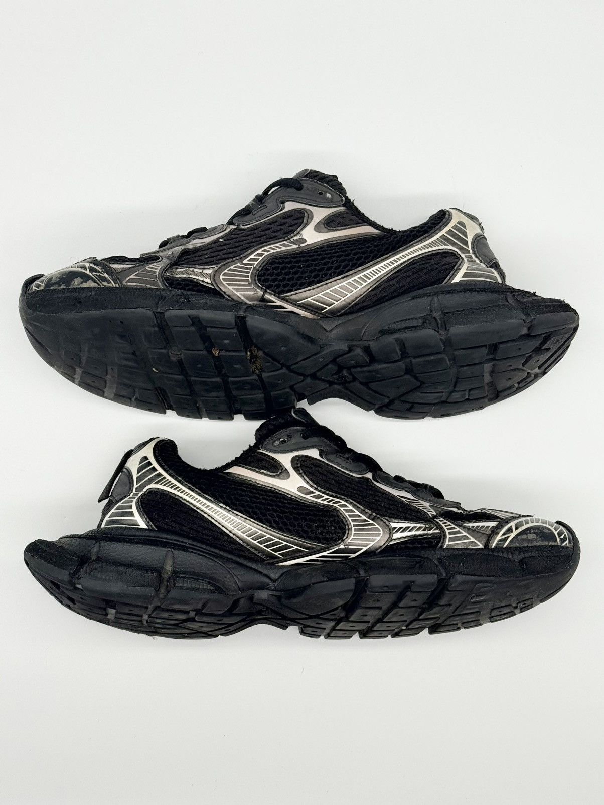 Balenciaga Size 9 - Balenciaga 3XL Sneaker Worn-Out - Black Size US 9 / EU 42 - 3 Thumbnail