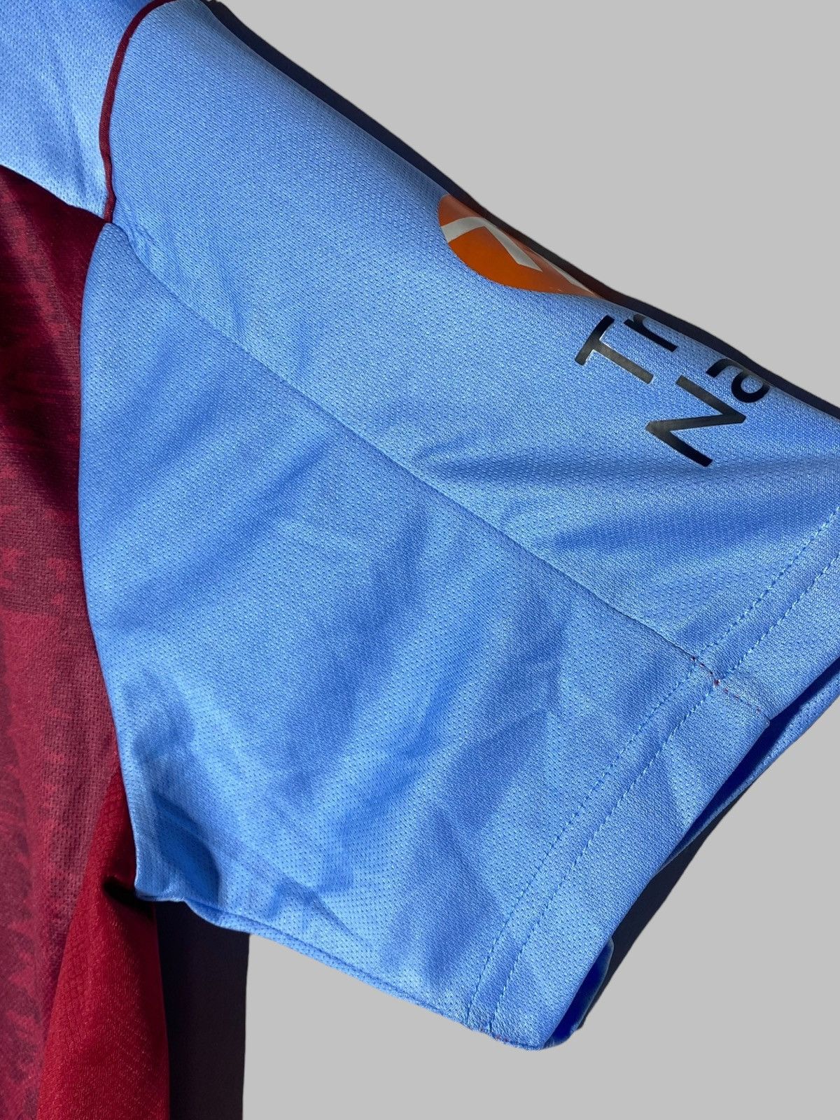 Other 🔥 00s ASTON VILLA JERSEY Y2K CASTOR BLOKECORE ESSENTIAL L Size US L / EU 52-54 / 3 - 9 Thumbnail