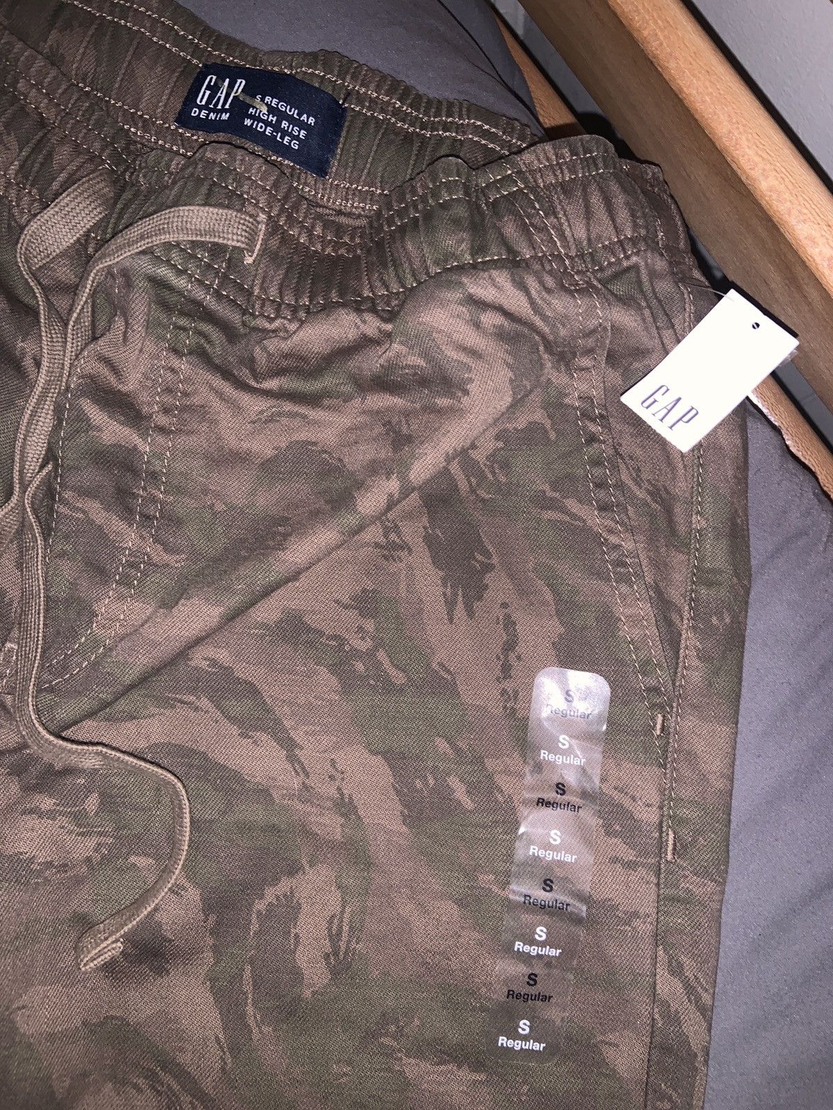 Gap Womens - High Rise Pull-On Wide Leg Camo - Size Small Size 27" / US 4 / IT 40 - 2 Thumbnail