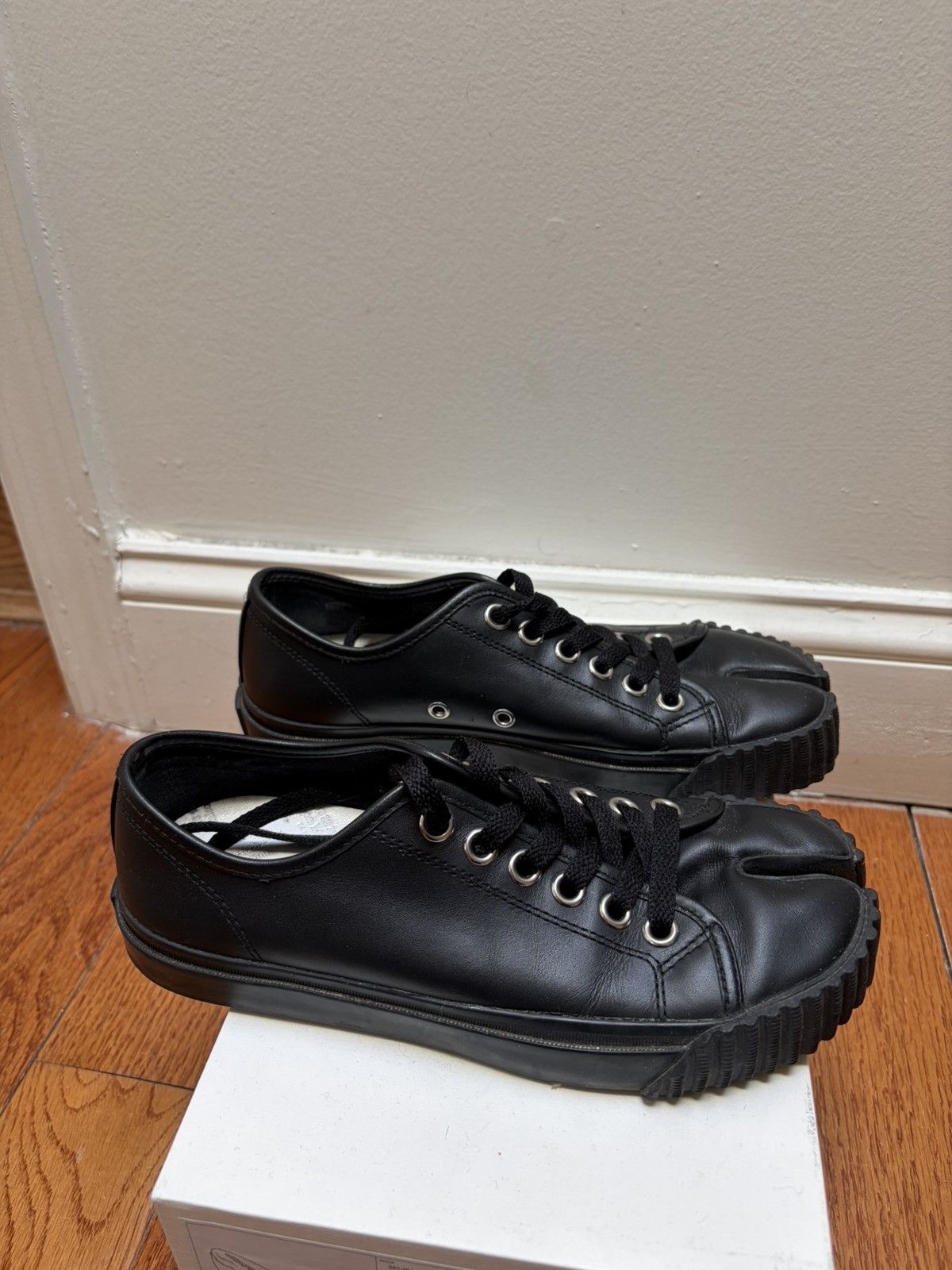 Maison Margiela Maison Margiela Tabi Sneakers Size US 6.5 / IT 36.5 - 3 Thumbnail