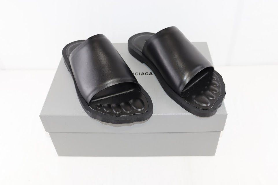 Balenciaga o1rshd1 Smooth Calfskin Fetish Sandal in Black Size US 10 / EU 43 - 11 Thumbnail