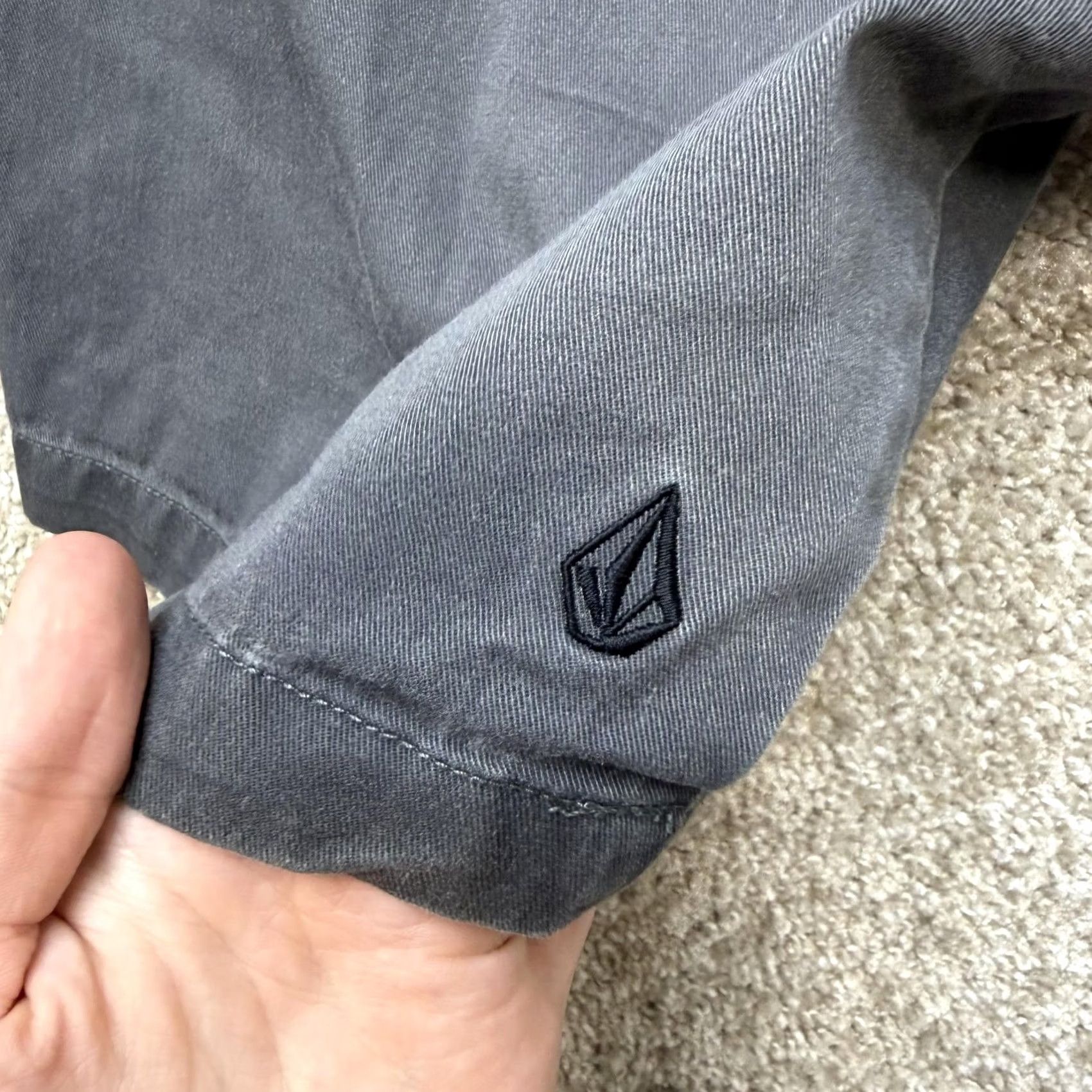 Volcom Volcom Y2K Fairmont 22 Chino Shorts Mens 34 Gray Cotton Flat Front Casual Summer Size US 34 / EU 50 - 7 Thumbnail