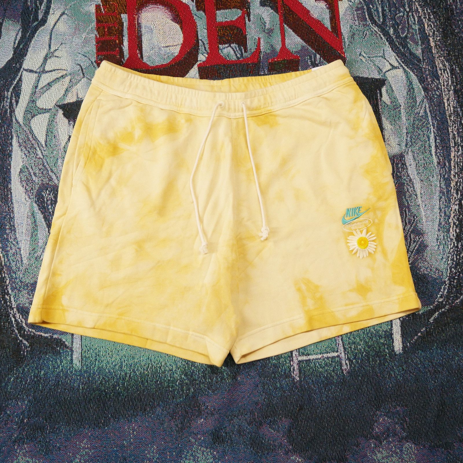 Nike Nike French Terry Shorts Daisy Tie Dye Sweat Shorts Size XL Size US 38 / EU 54 - 6 Thumbnail