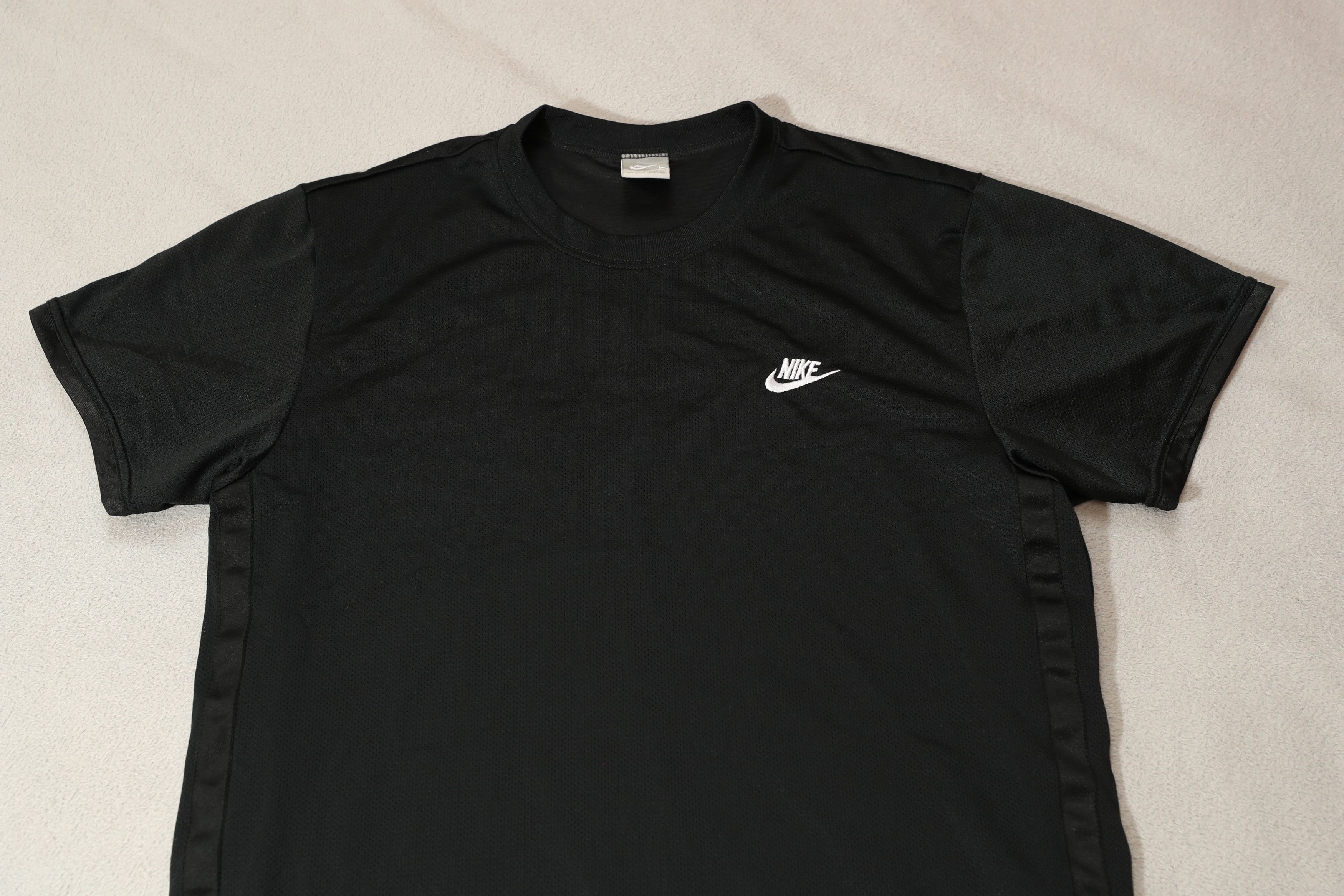 Nike Nike Black Athletic Polyester Shirt (L) Size US L / EU 52-54 / 3 - 3 Thumbnail