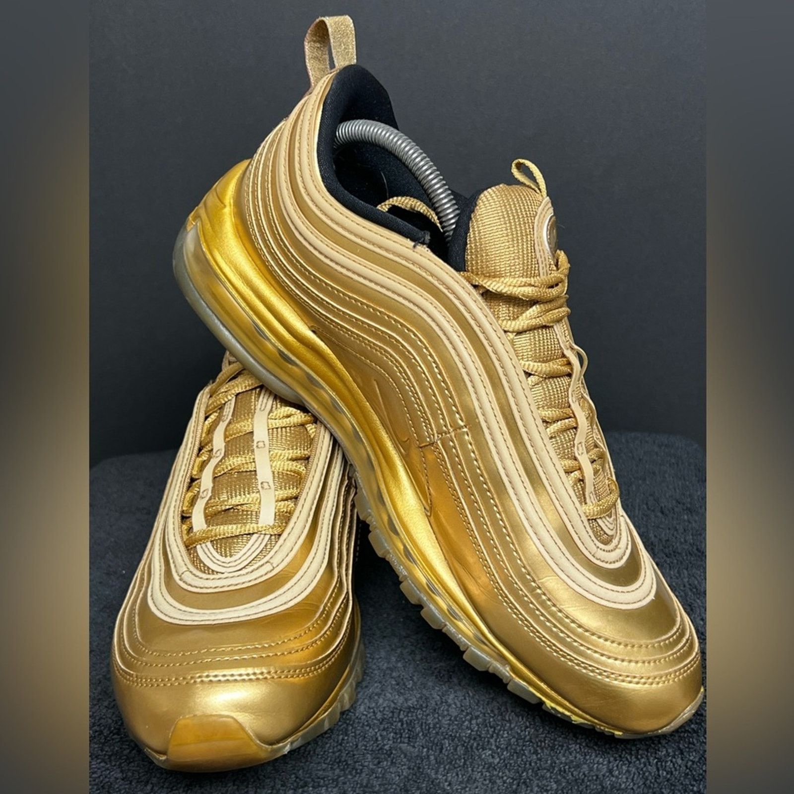 Nike Nike Air Max 97 Metallic Gold Low Top Shoes Men’s WORN TWICE Size US 10 / EU 43 - 4 Thumbnail