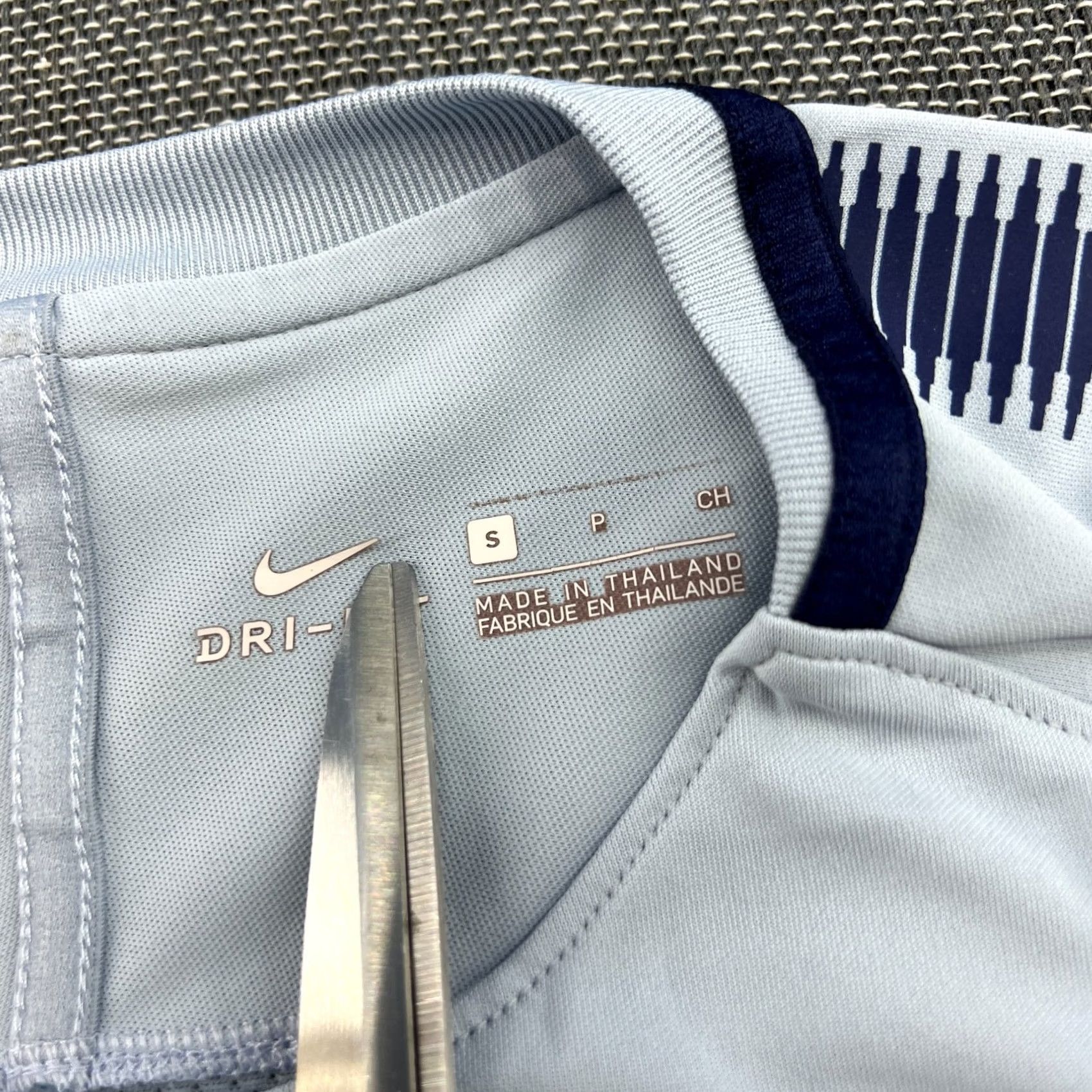 Nike Nike Tottenham Hotspur Training Football Jersey Mens Small Adult Nike Size US S / EU 44-46 / 1 - 7 Thumbnail
