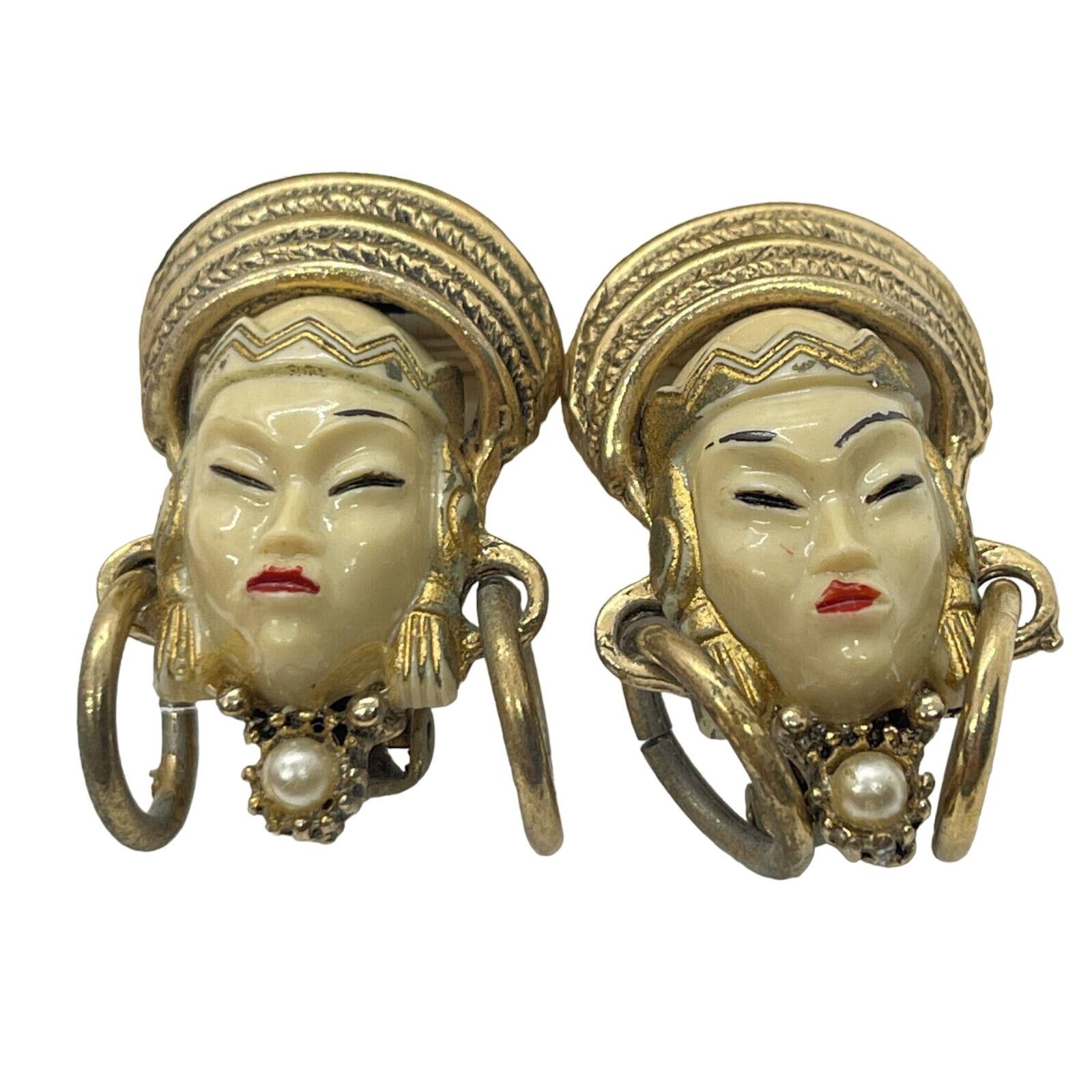 Vintage Vintage Earrings Unsigned Selro Face Clip On Bakelite Size ONE SIZE - 1 Thumbnail