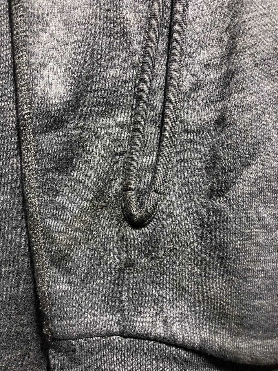 Louis Vuitton Louis Vuitton Gray Logo embossed Zip-up hoodie Size US M / EU 48-50 / 2 - 6 Thumbnail
