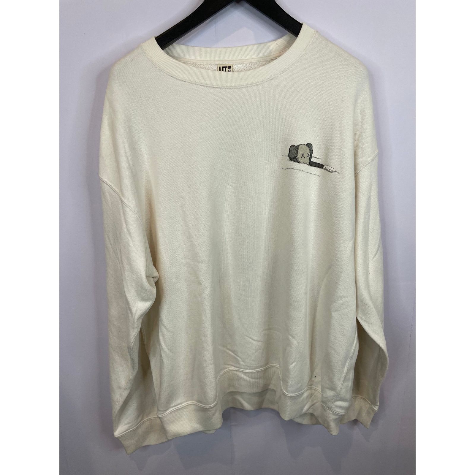 Kaws Kaws Uniqlo Crewneck Cream Used XL Size US XL / EU 56 / 4 - 2 Thumbnail