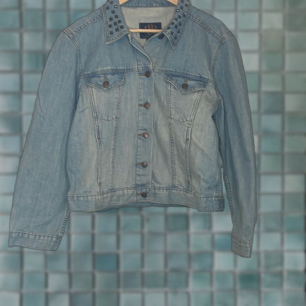 Vintage ROCK & REPUBLIC Women’s Hitchhiker Denim Studded Collar Jacket Light Wash XL Coat Denim Size XL / US 12-14 / IT 48-50 - 1 Thumbnail