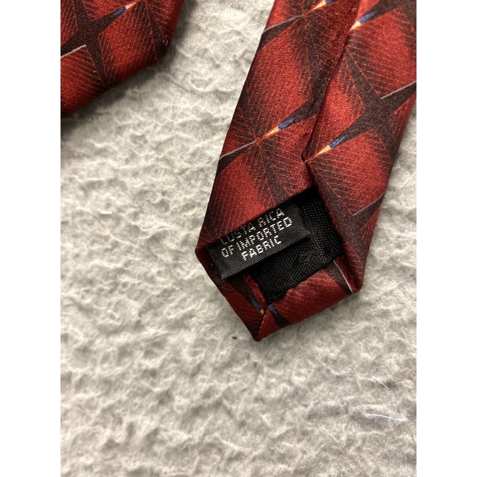 Bill Blass VINTAGE Bill Blass Men's Tie Silk Red Geometric Patterned Formal Neck Tie Preppy Size ONE SIZE - 3 Thumbnail