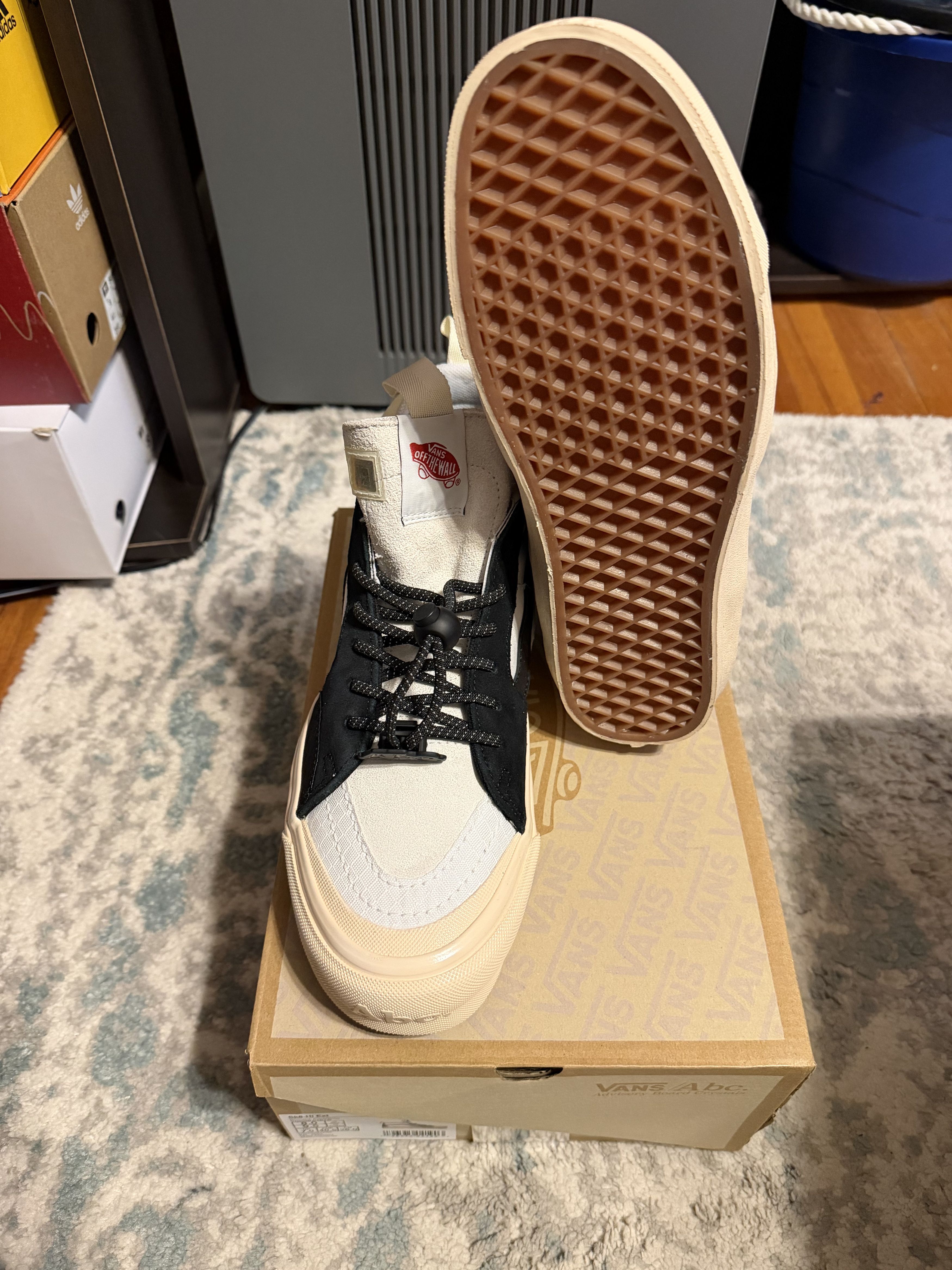 Vans Advisory Board Crystals x Vans Sk8-EXT High Black White Size US 8 / EU 41 - 5 Thumbnail