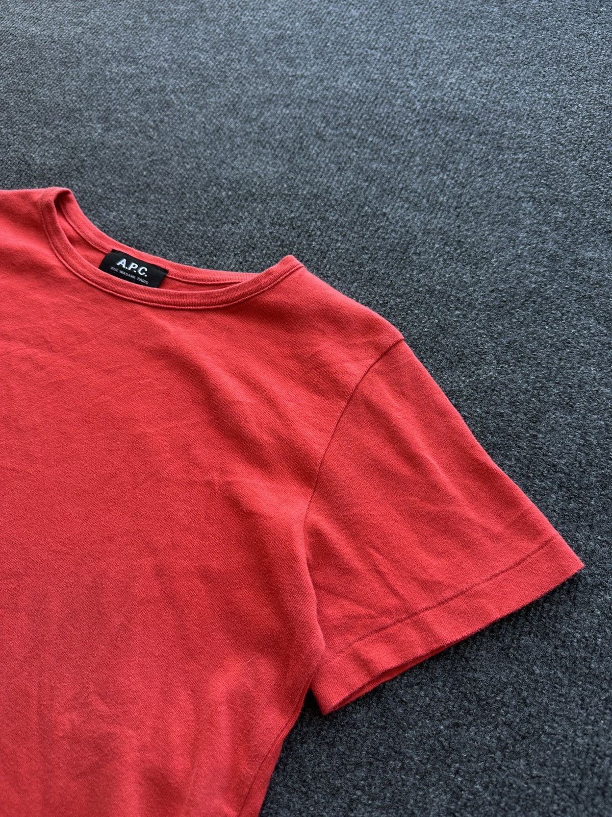 A.P.C. RARE MADE IN JAPAN 🚨 APC WOMEN RED SOFT TEE Size S / US 4 / IT 40 - 2 Thumbnail