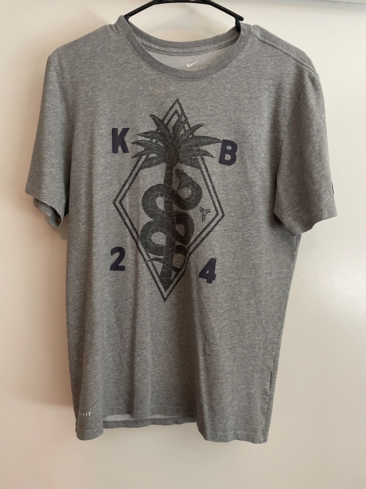 Nike Mens Nike Kobe Bryant KB24 Mamba T-Shirt Dri Fit Size Medium Size US M / EU 48-50 / 2 - 1 Thumbnail