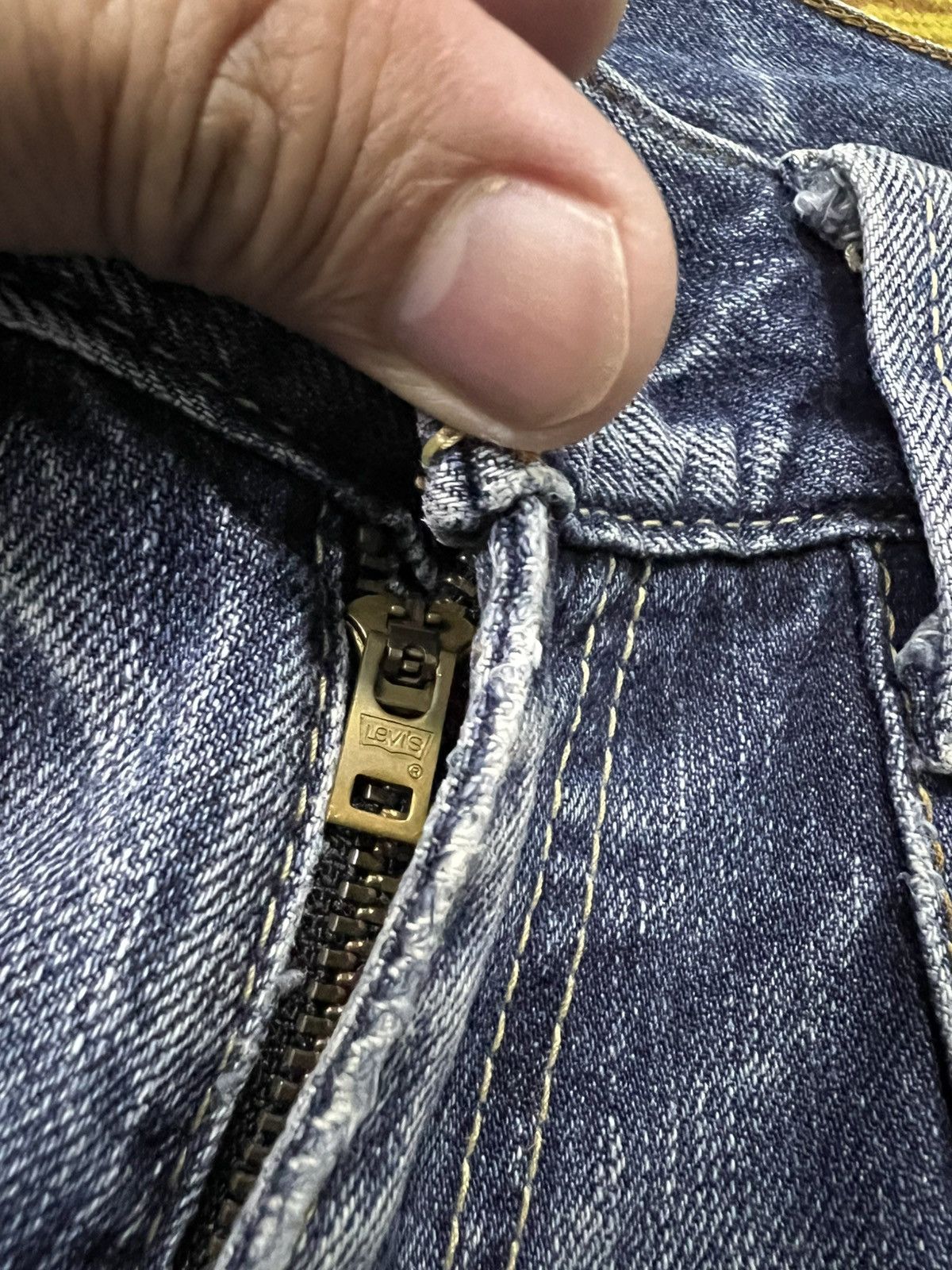 Levi's Vintage Levi’s 502 Distressed Faded Clawmark Jean Very Rare Size US 29 - 13 Thumbnail