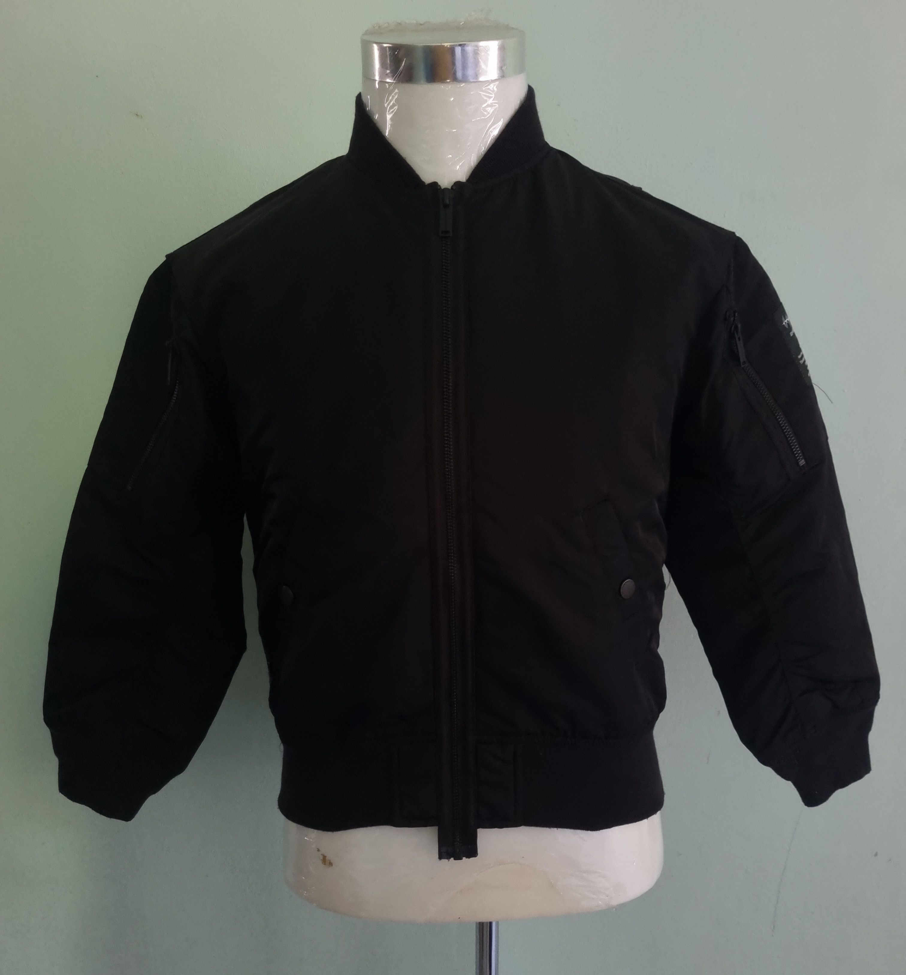 Japanese Brand × Jun Takahashi × Undercover Undercover X GU Freedom Noise Boys Bomber Jacket Size US XXS / EU 40 - 2 Thumbnail