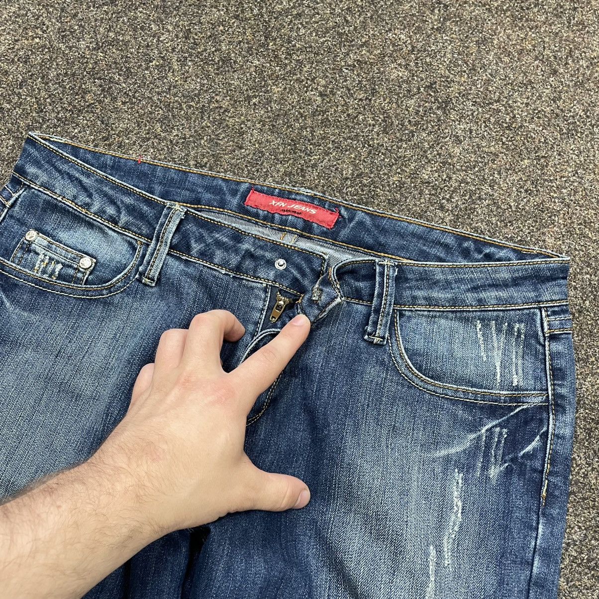 Vintage Vintage Y2K Flared Distressed Jeans Thrashed Skate Logo 32 Size US 32 / EU 48 - 6 Thumbnail