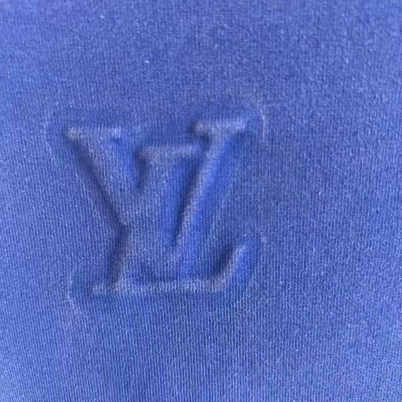 Louis Vuitton Louis Vuitton Embossed logo short sleeve Size US XL / EU 56 / 4 - 2 Thumbnail