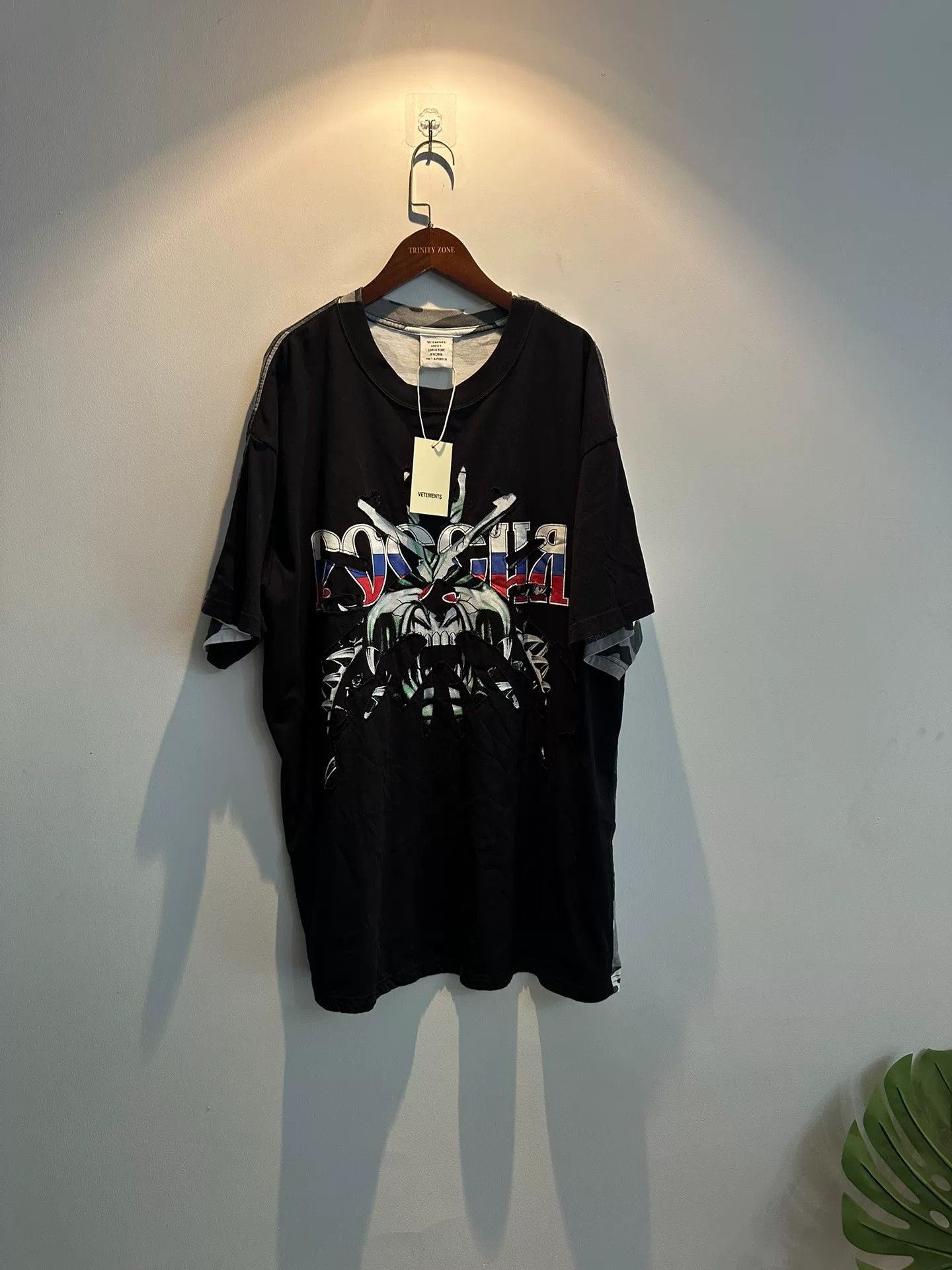 Vetements Vetements Camouflage Patch Short Sleeve Tee Size US M / EU 48-50 / 2 - 1 Thumbnail