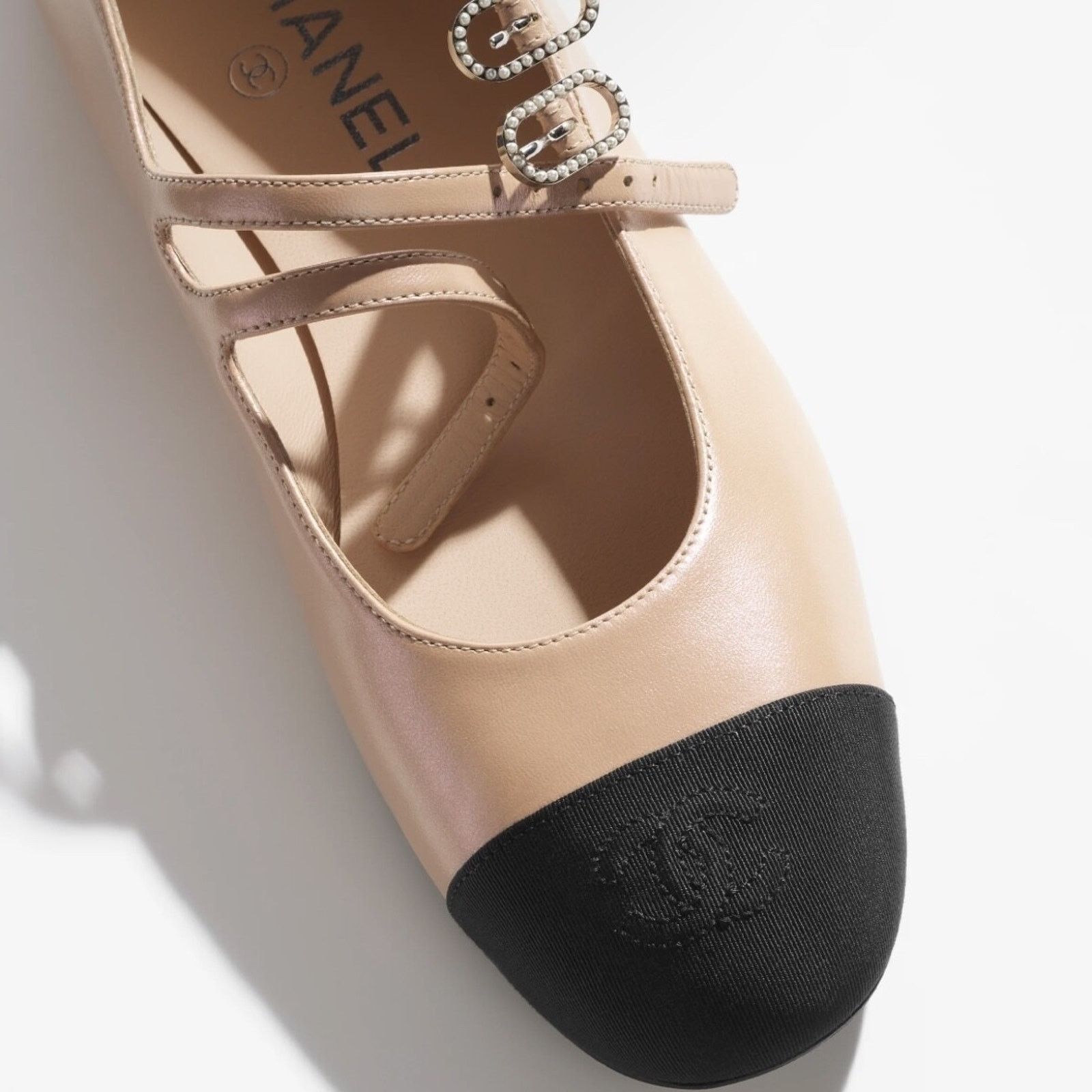 Chanel Chanel 24S Iridescent Beige Double Strap Pearl CC Logo Size US 12 / IT 42 - 9 Thumbnail