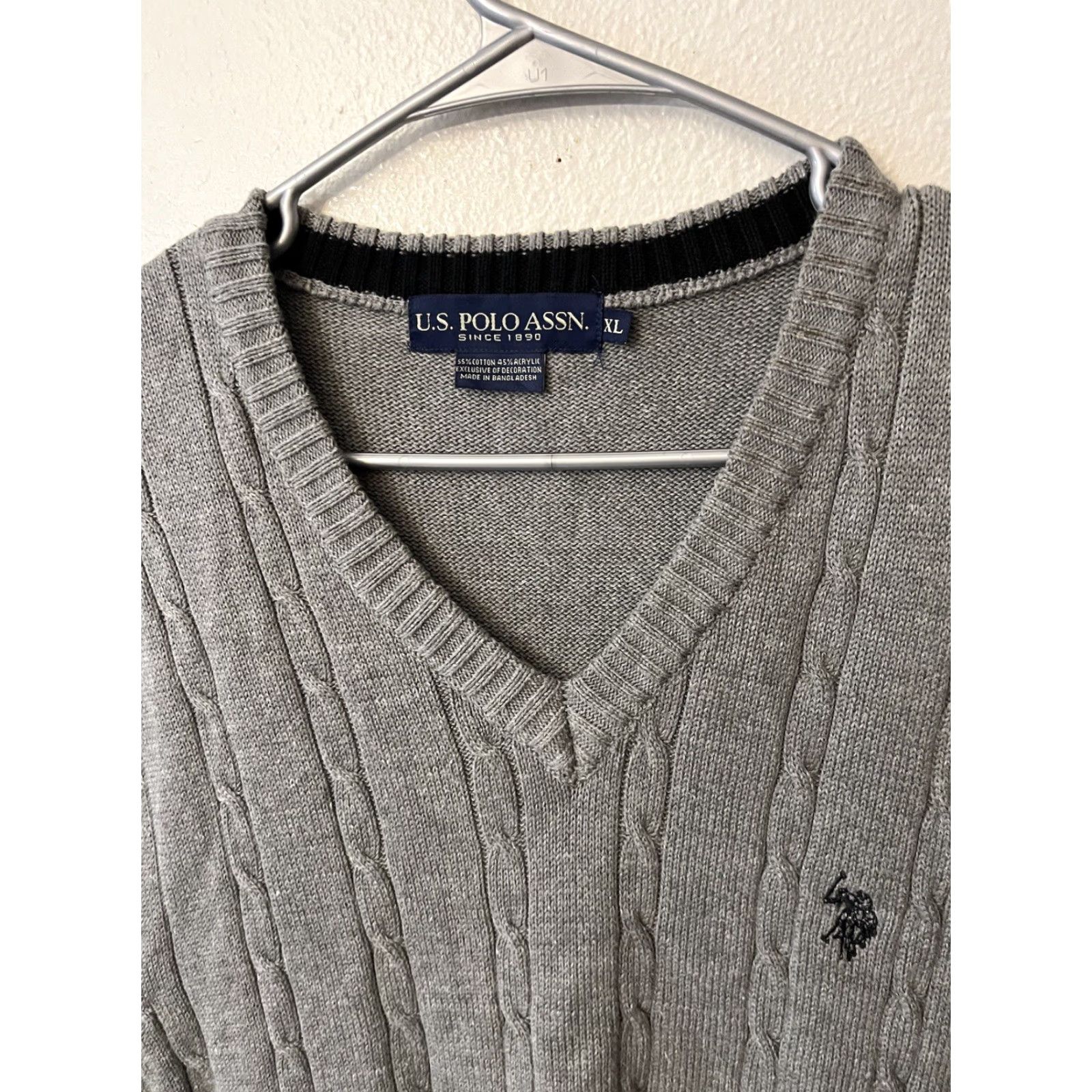 Vintage US Polo Assn Sweater Vest XL Gray Cable Knit V-Neck Chest Pony Logo Golf Mens Size US XL / EU 56 / 4 - 2 Thumbnail