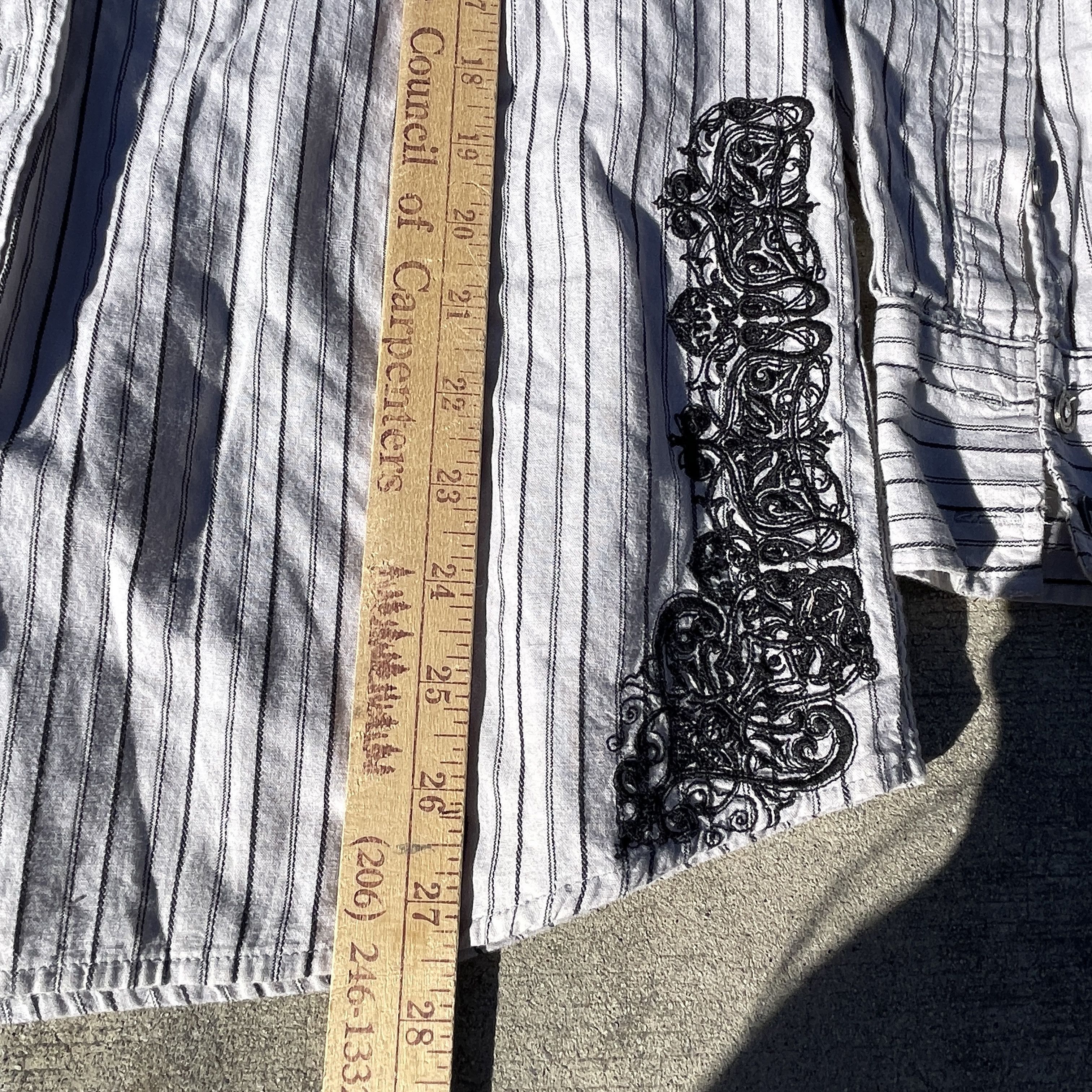 Roar Authentic Roar mens long-sleeve button-up Size US L / EU 52-54 / 3 - 4 Thumbnail