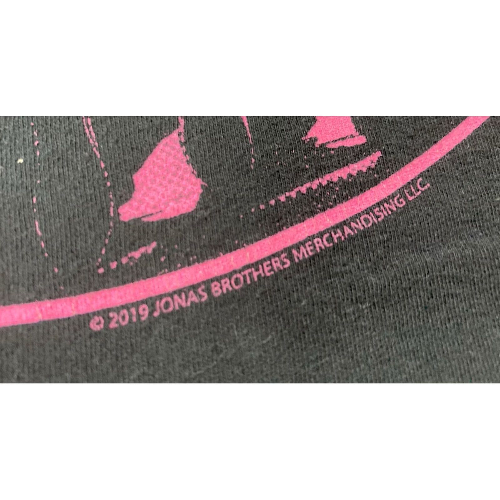 Gildan VINTAGE Jonas Brothers Happiness Begins 2020 Graphic T-shirt Women Small Black Music Shirt Size S / US 4 / IT 40 - 3 Thumbnail