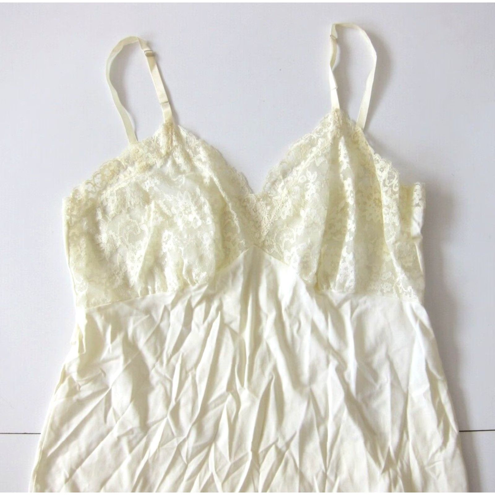 Vintage VINTAGE Van Raalte Nylon Ivory Lace Satin Slip Dress Nightgown Women 38 M-Large Size L / US 10 / IT 46 - 3 Thumbnail