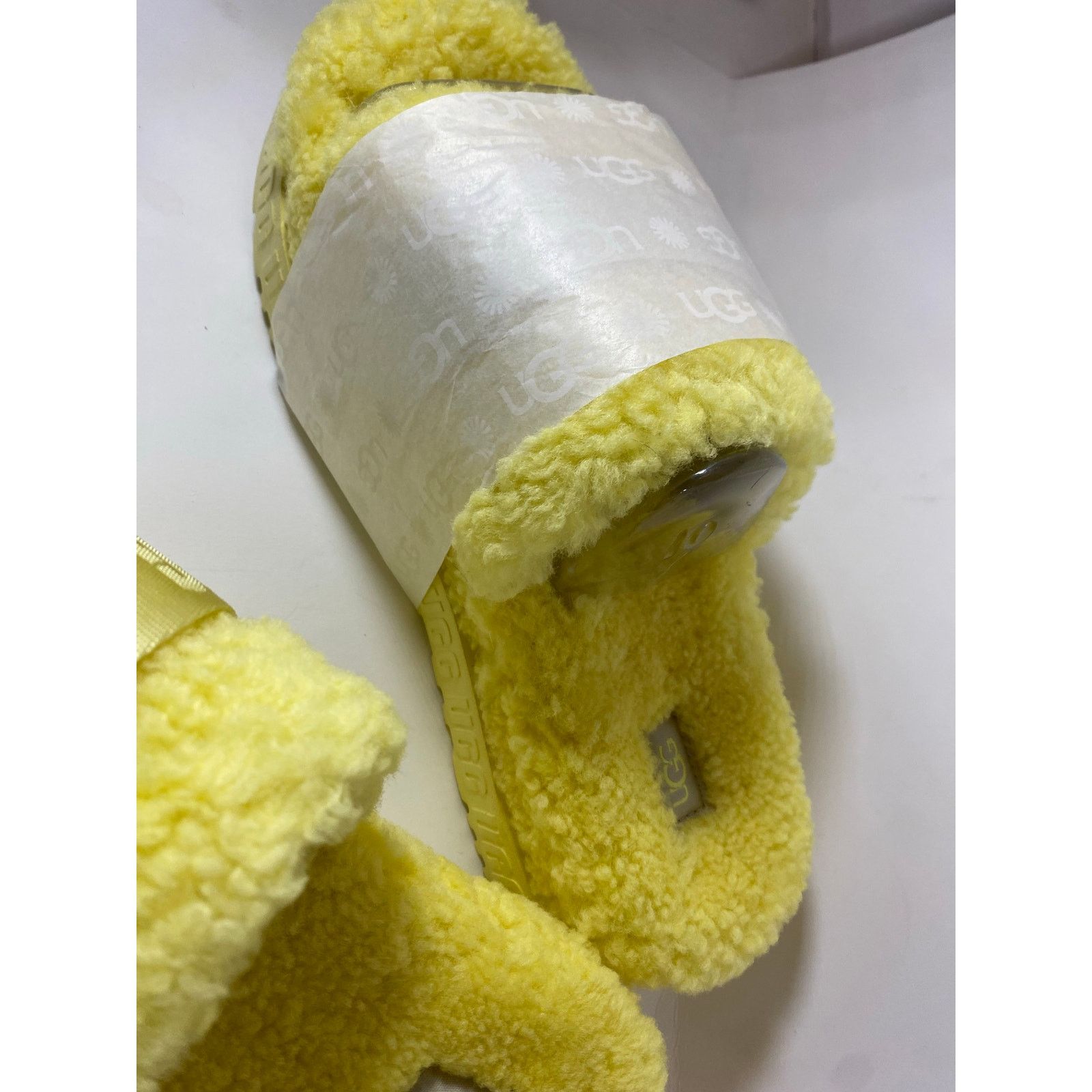 Ugg UGG Fluffita Yellow Slippers NWT W10 Size US 10 / IT 40 - 7 Thumbnail