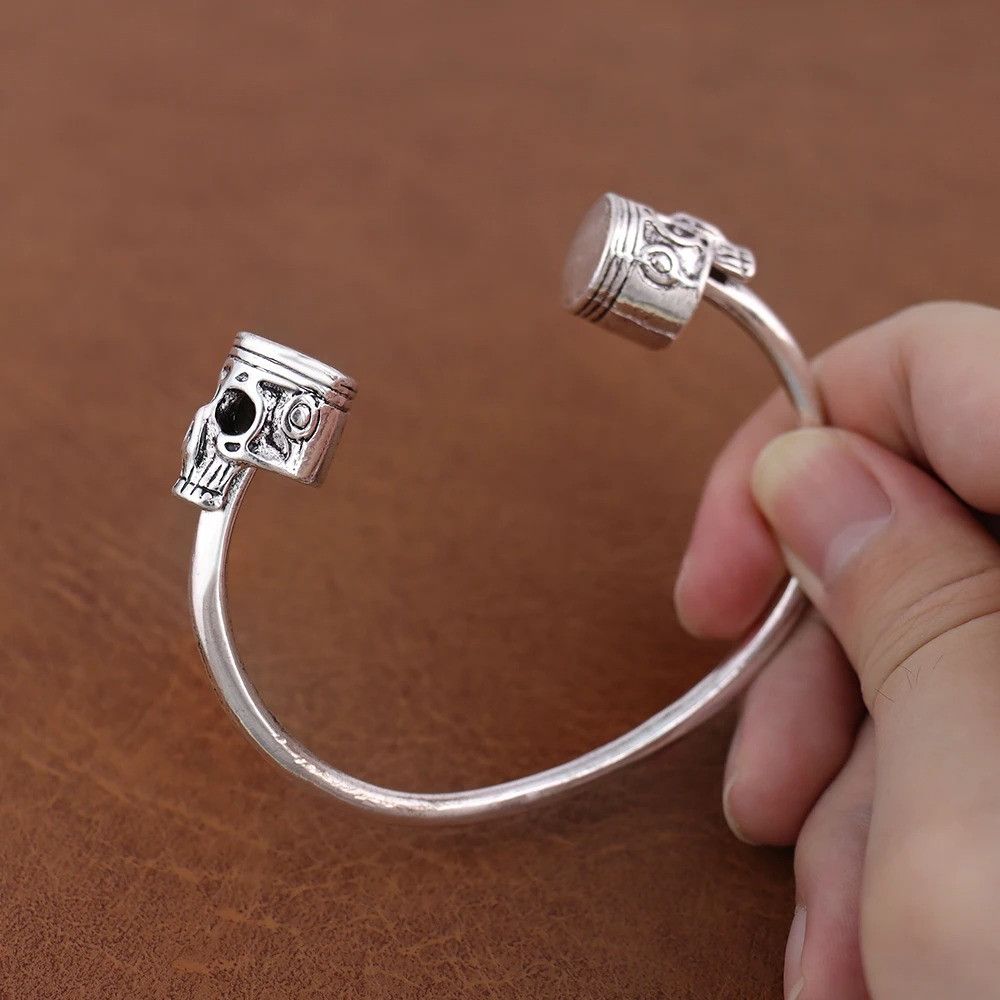 Jewelry Skull Head Twist Cuff Bracelet Size ONE SIZE - 6 Thumbnail