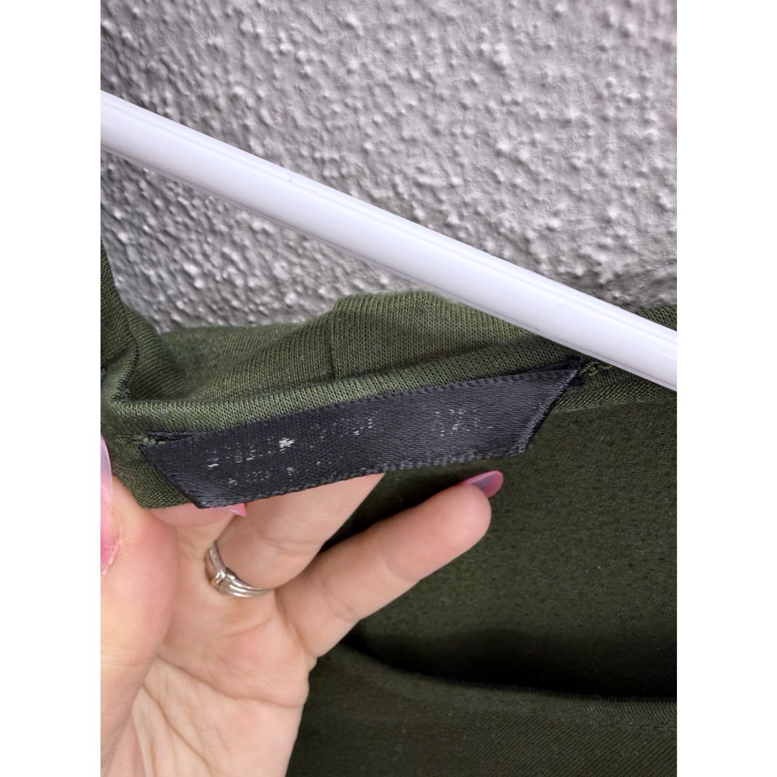 J Brand Womens Shirt XXL Green Short Sleeve V-Neck Unknown Brand Size 2XL Regular Fit Basic Knit Polyester Shirt Size XXL / US 16-18 / IT 52-54 - 4 Thumbnail