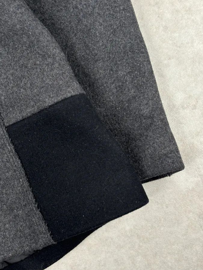 Gucci 2010s Gucci Grey Wool Double-Breasted Contrast Hem Jacket Size US L / EU 52-54 / 3 - 9 Thumbnail