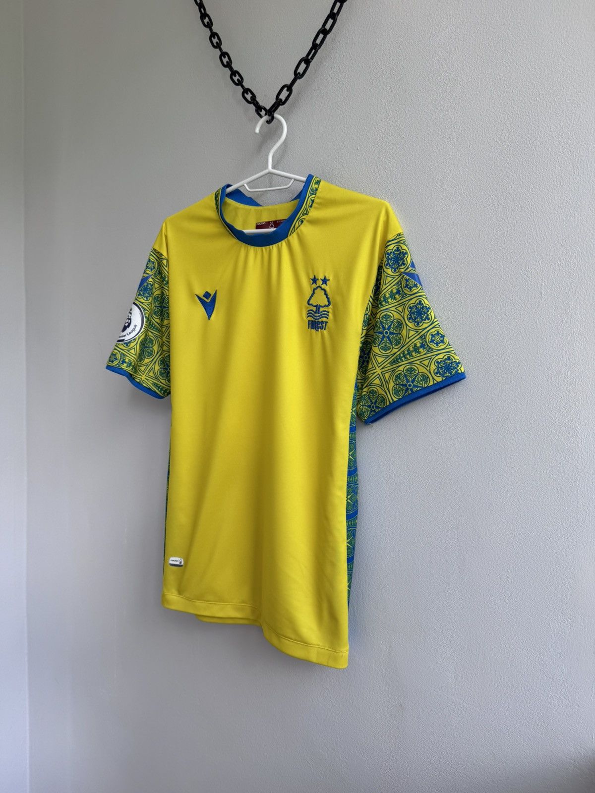 Macron NOTTINGHAM FOREST 2022 2023 FOOTBALL SOCCER SHIRT JERSEY Size US S / EU 44-46 / 1 - 2 Thumbnail